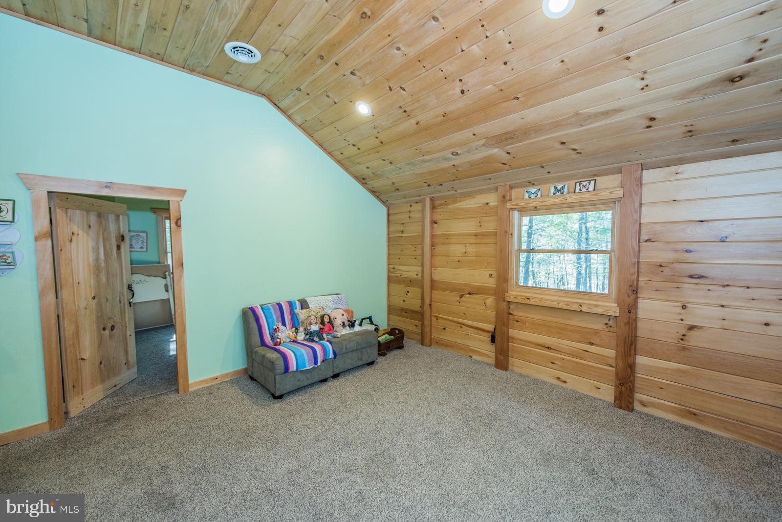 LAKE FERNDALE - Residential