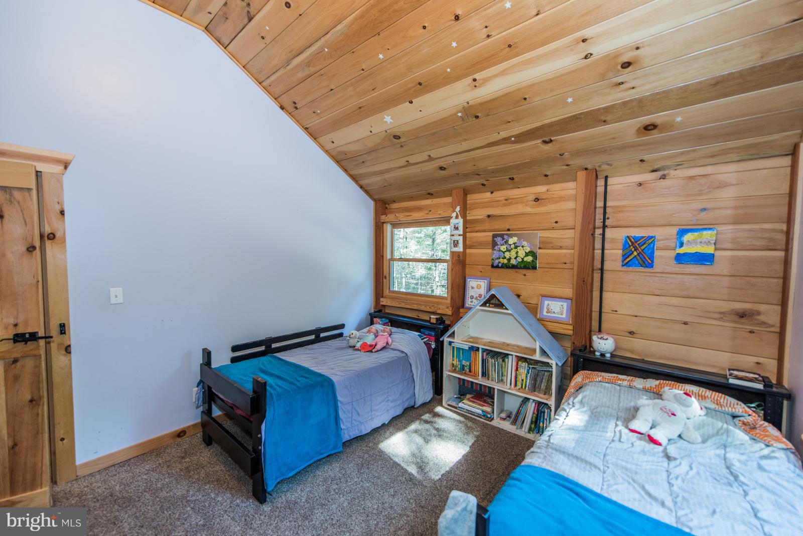 LAKE FERNDALE - Residential