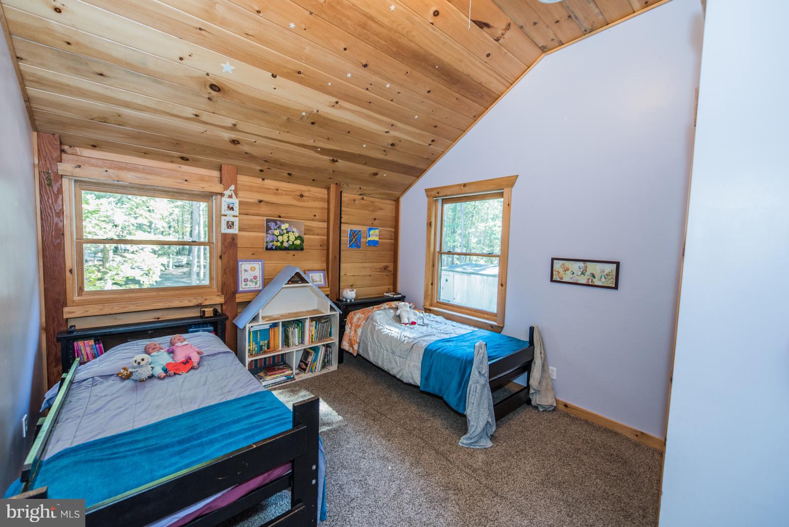 LAKE FERNDALE - Residential