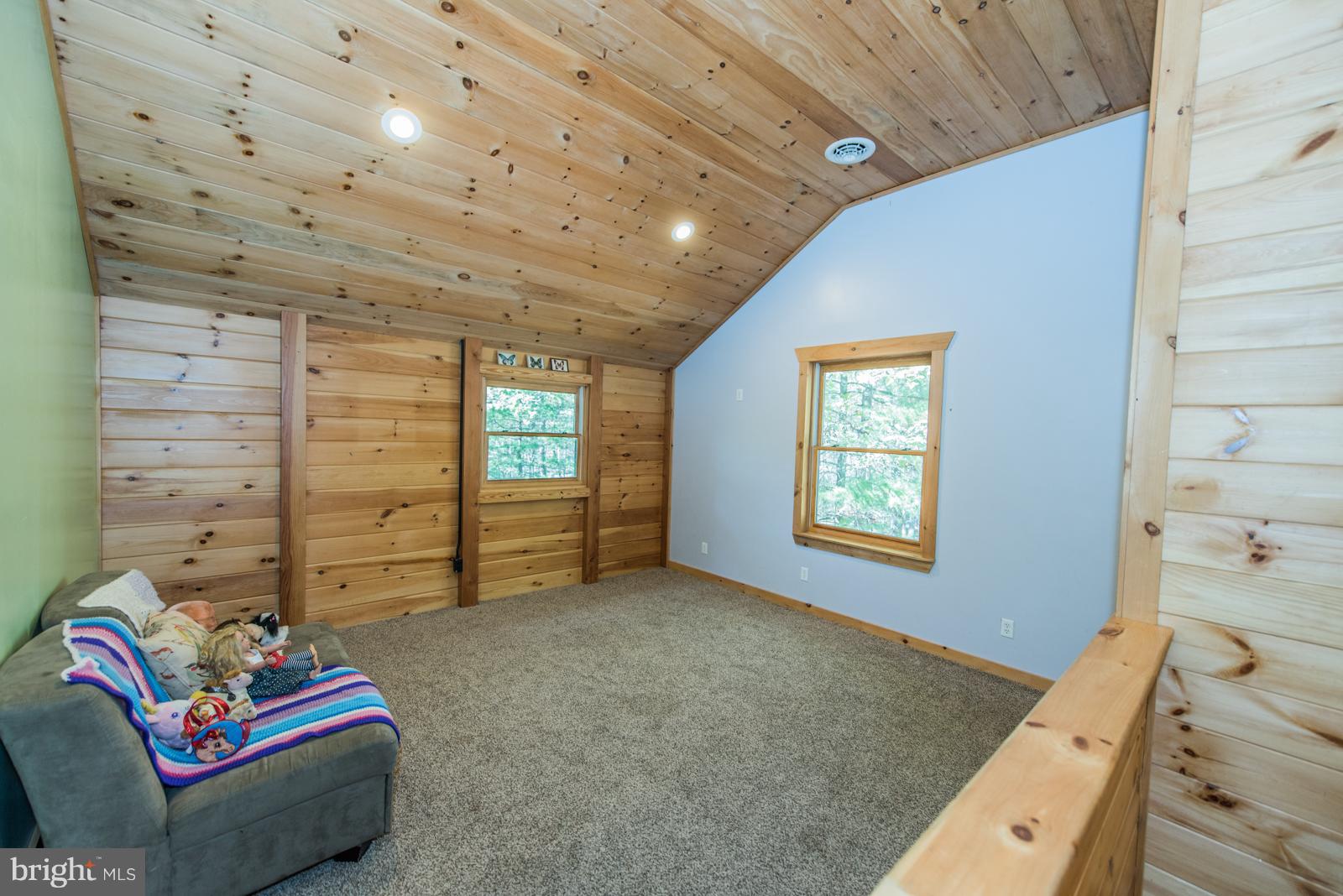 LAKE FERNDALE - Residential