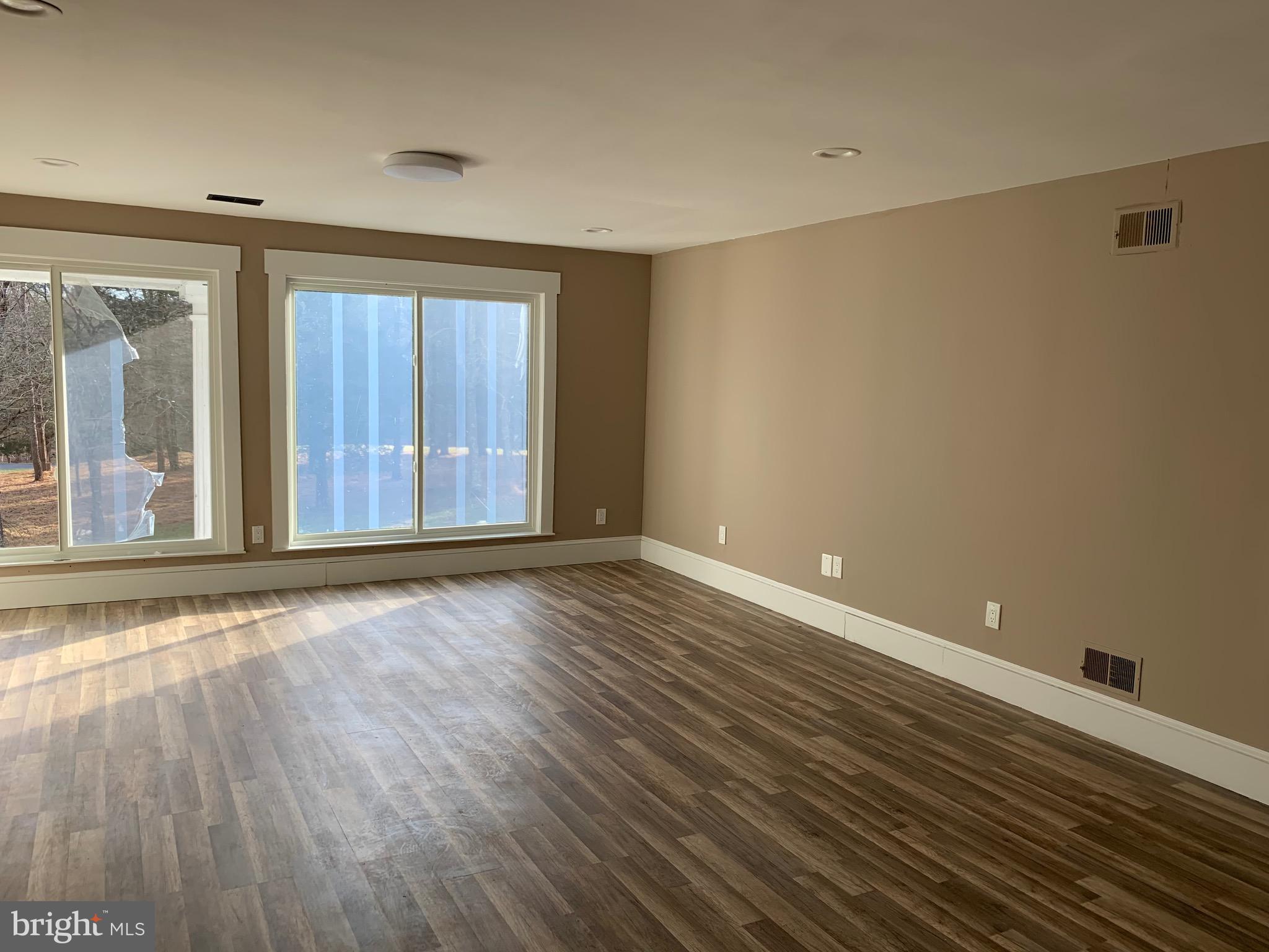 SENECA FARMS - Residential Lease