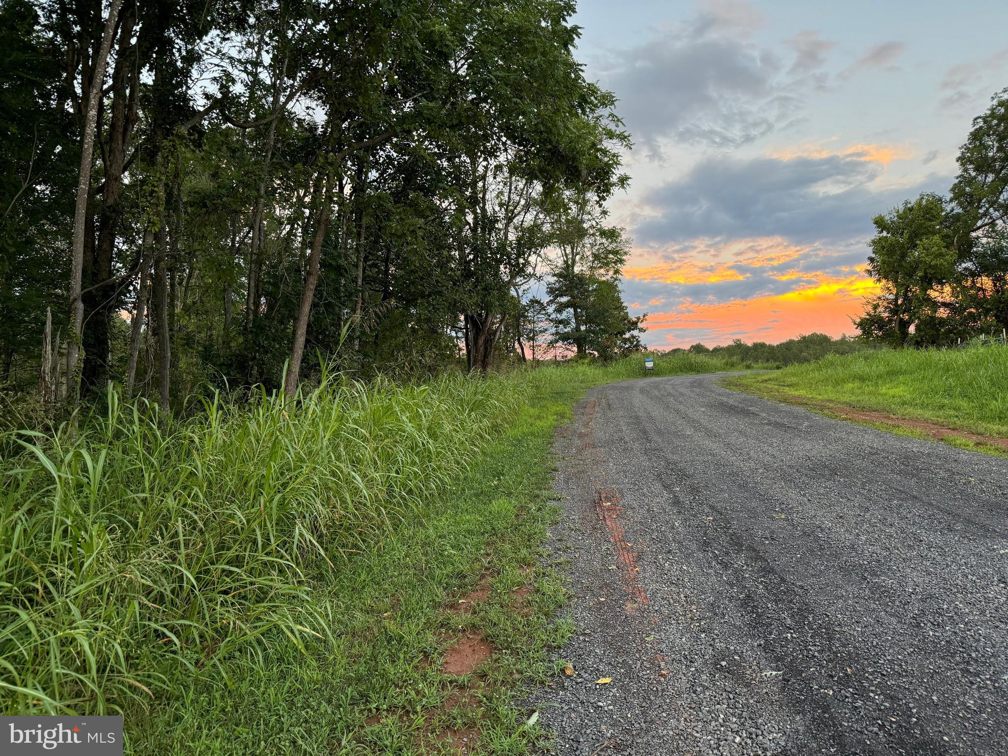 MOUNTAIN VIEW - Land