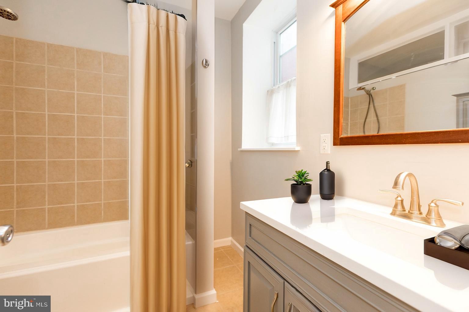 OLDE KENSINGTON - Residential