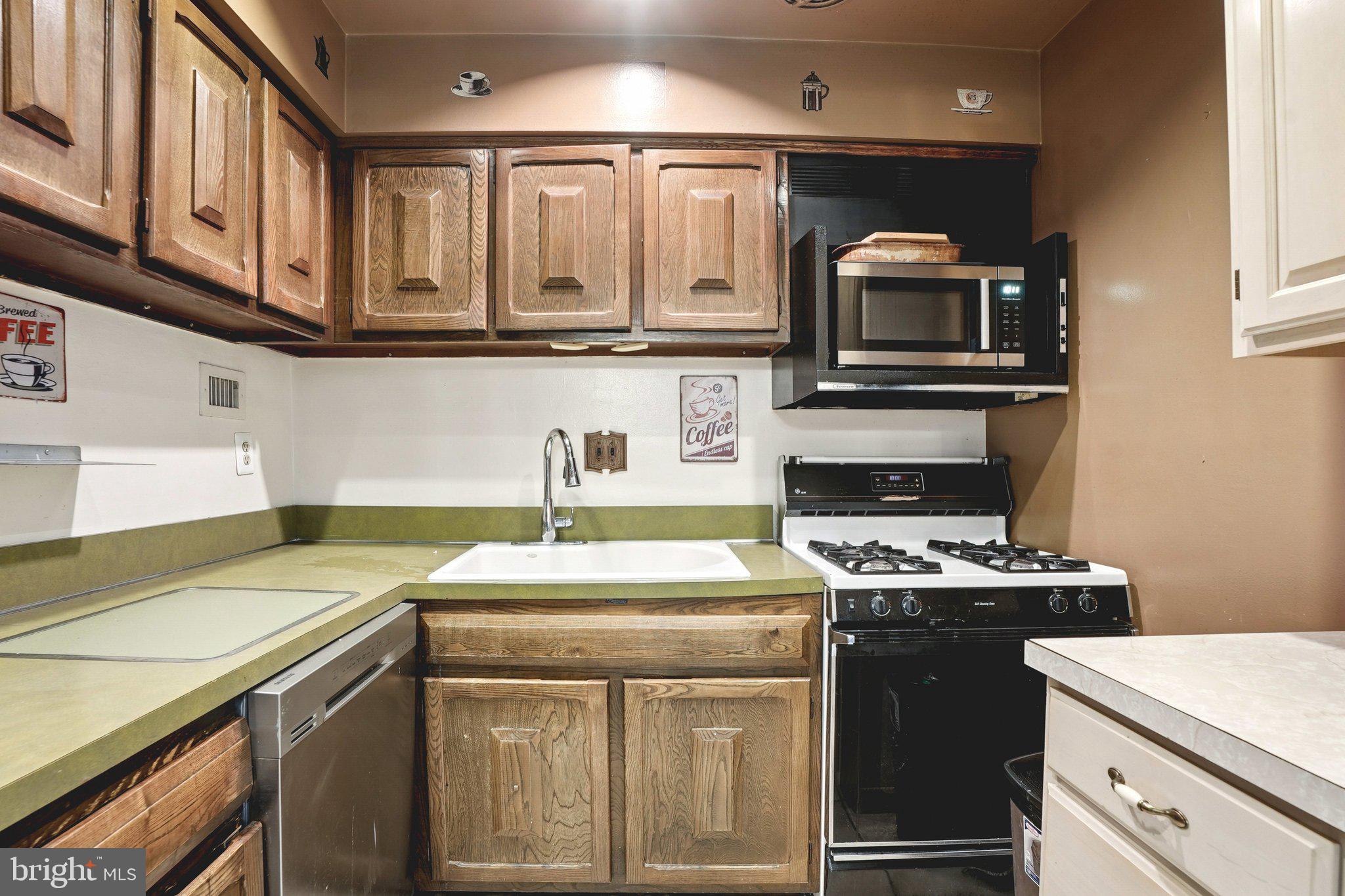 PHILADELPHIA (NORTHEAST) - Residential