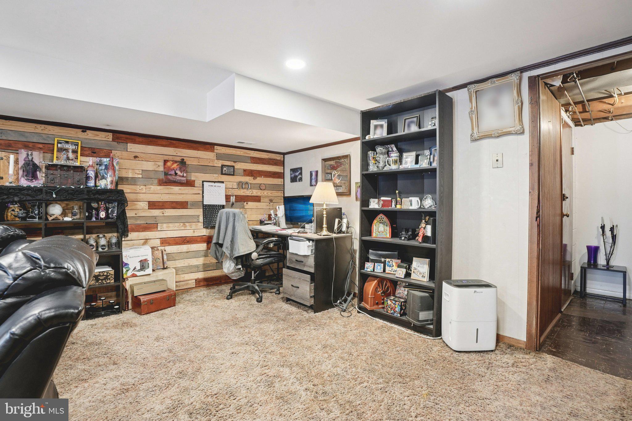 PHILADELPHIA (NORTHEAST) - Residential