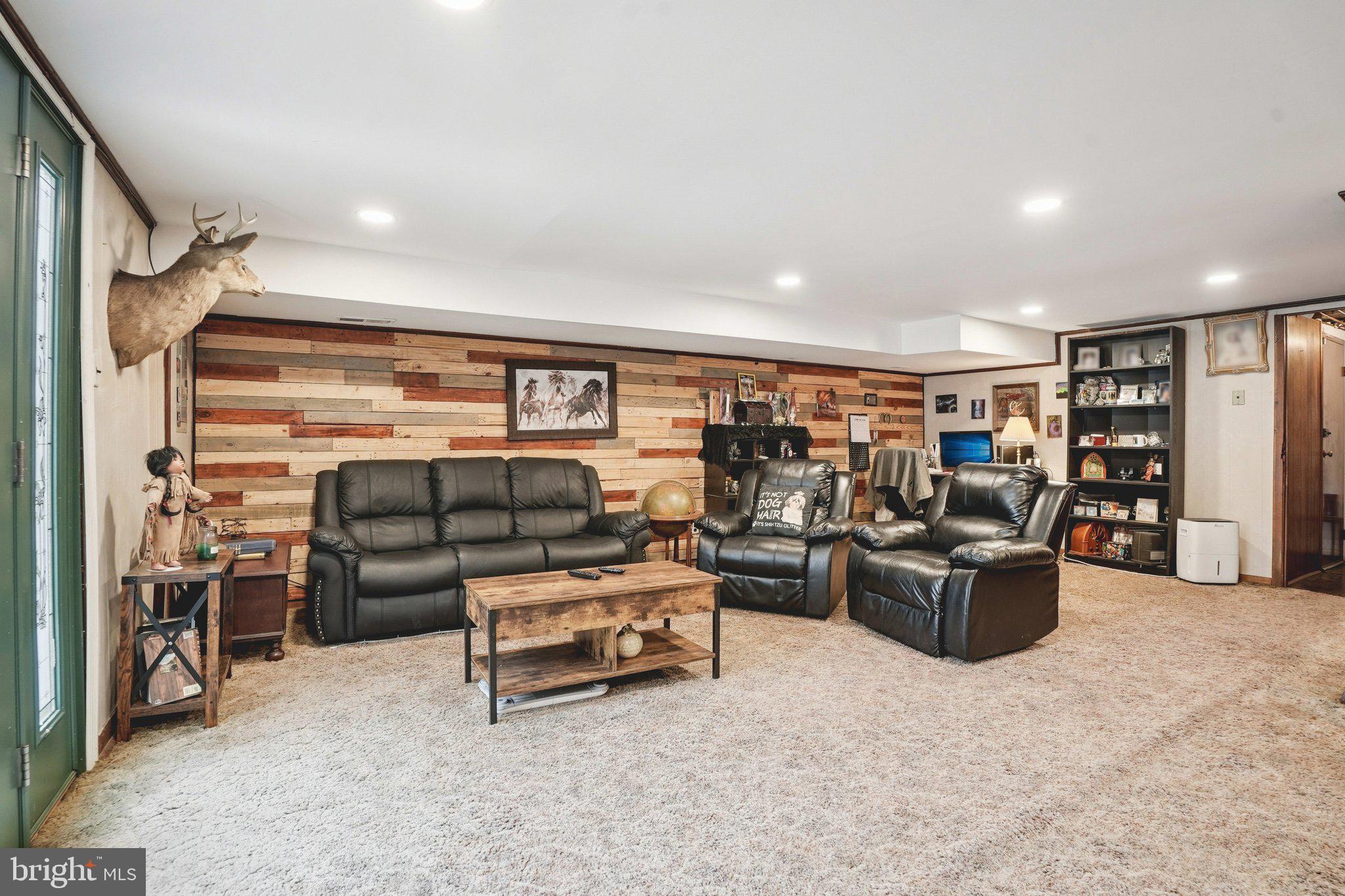 PHILADELPHIA (NORTHEAST) - Residential