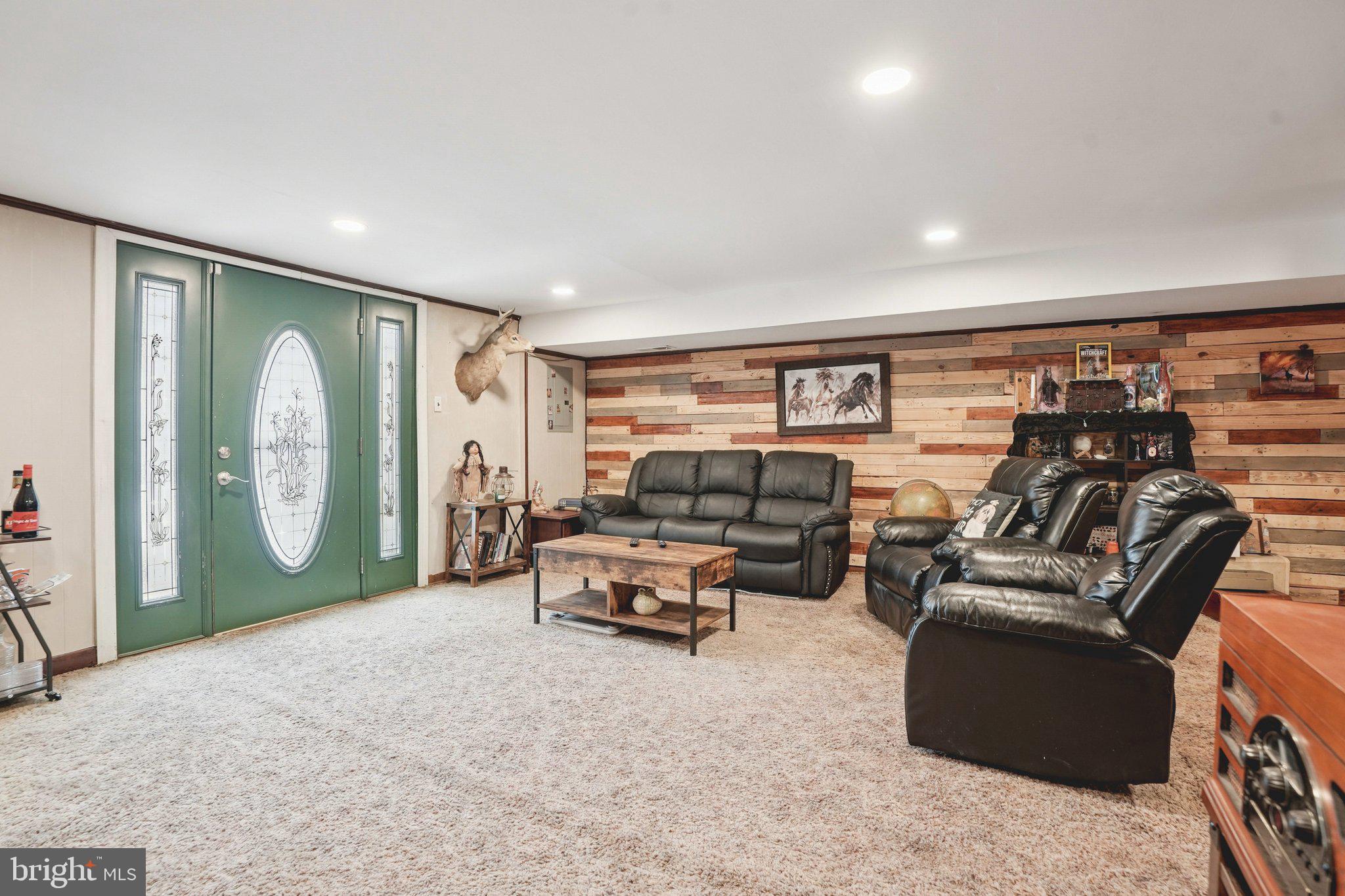 PHILADELPHIA (NORTHEAST) - Residential