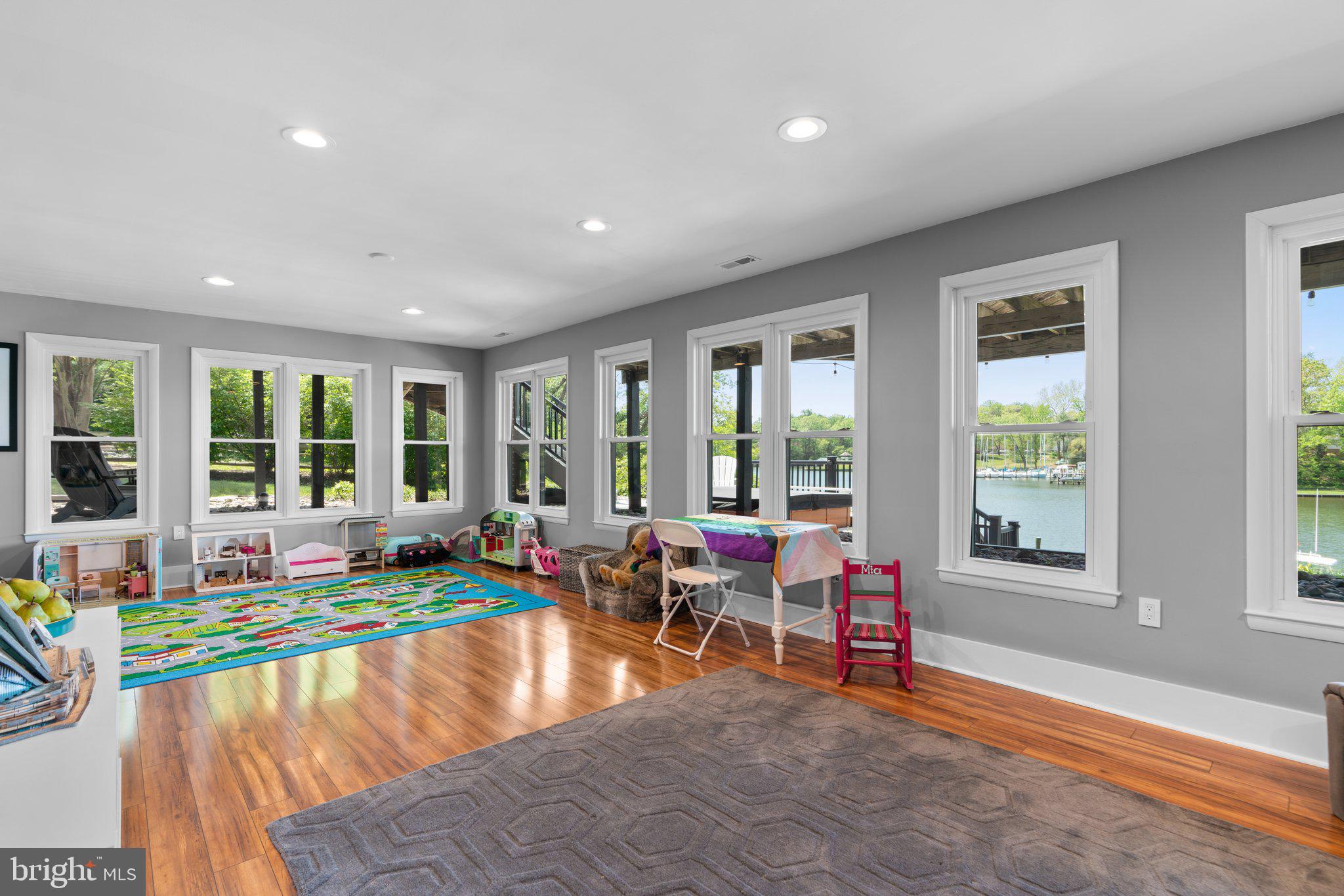 ULMSTEAD ESTATES - Residential