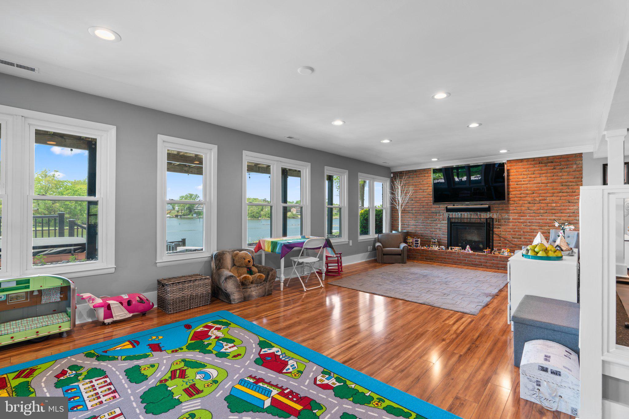 ULMSTEAD ESTATES - Residential