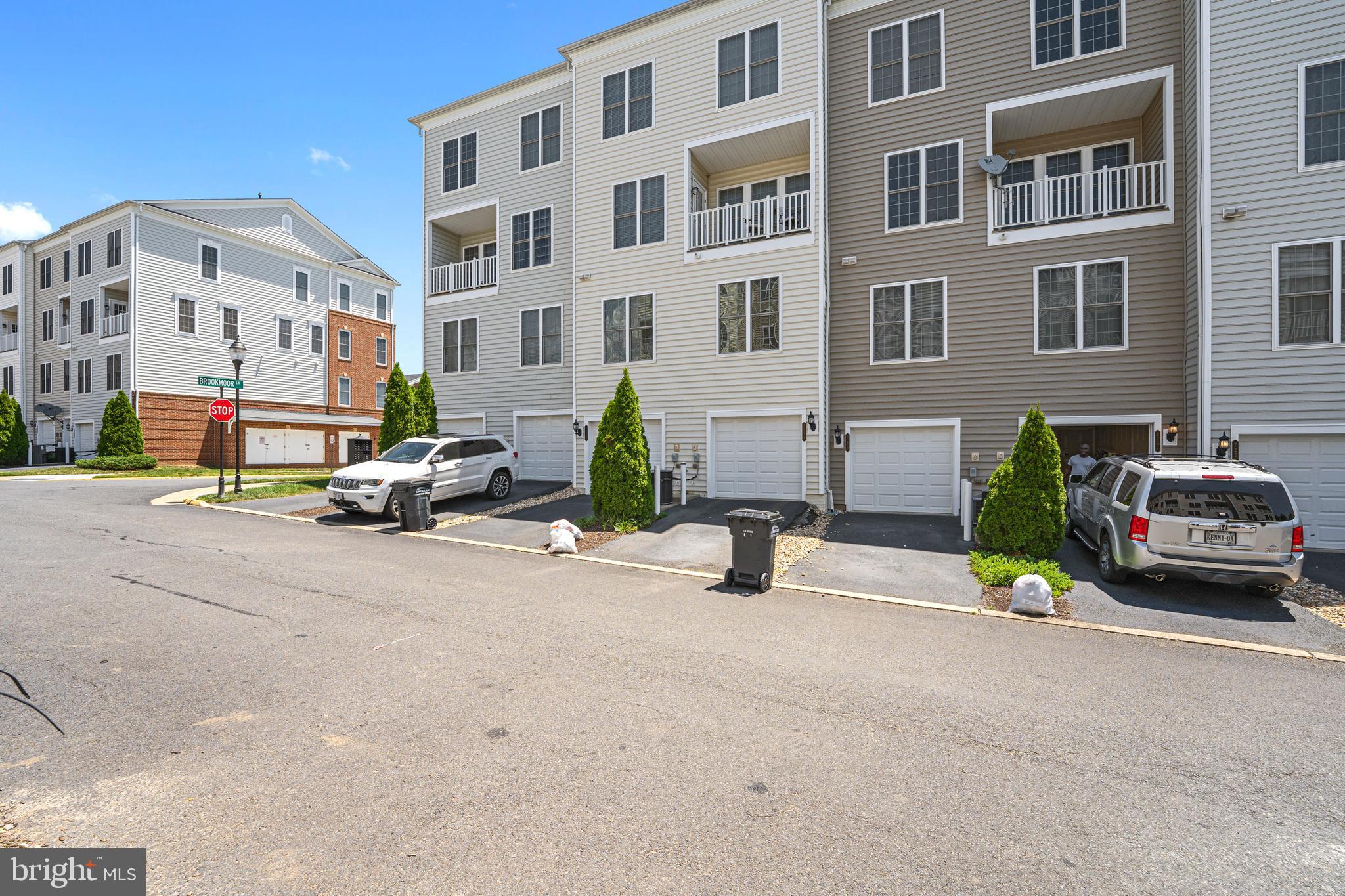 POTOMAC CLUB - Residential