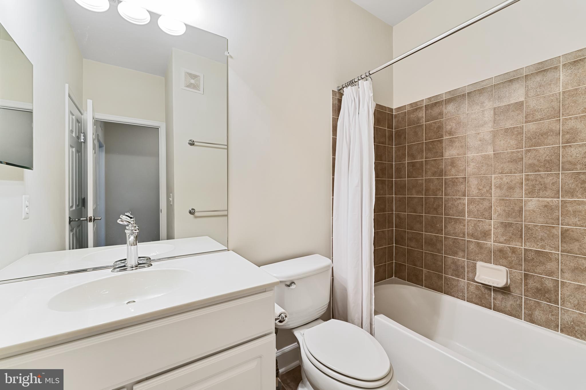 POTOMAC CLUB - Residential