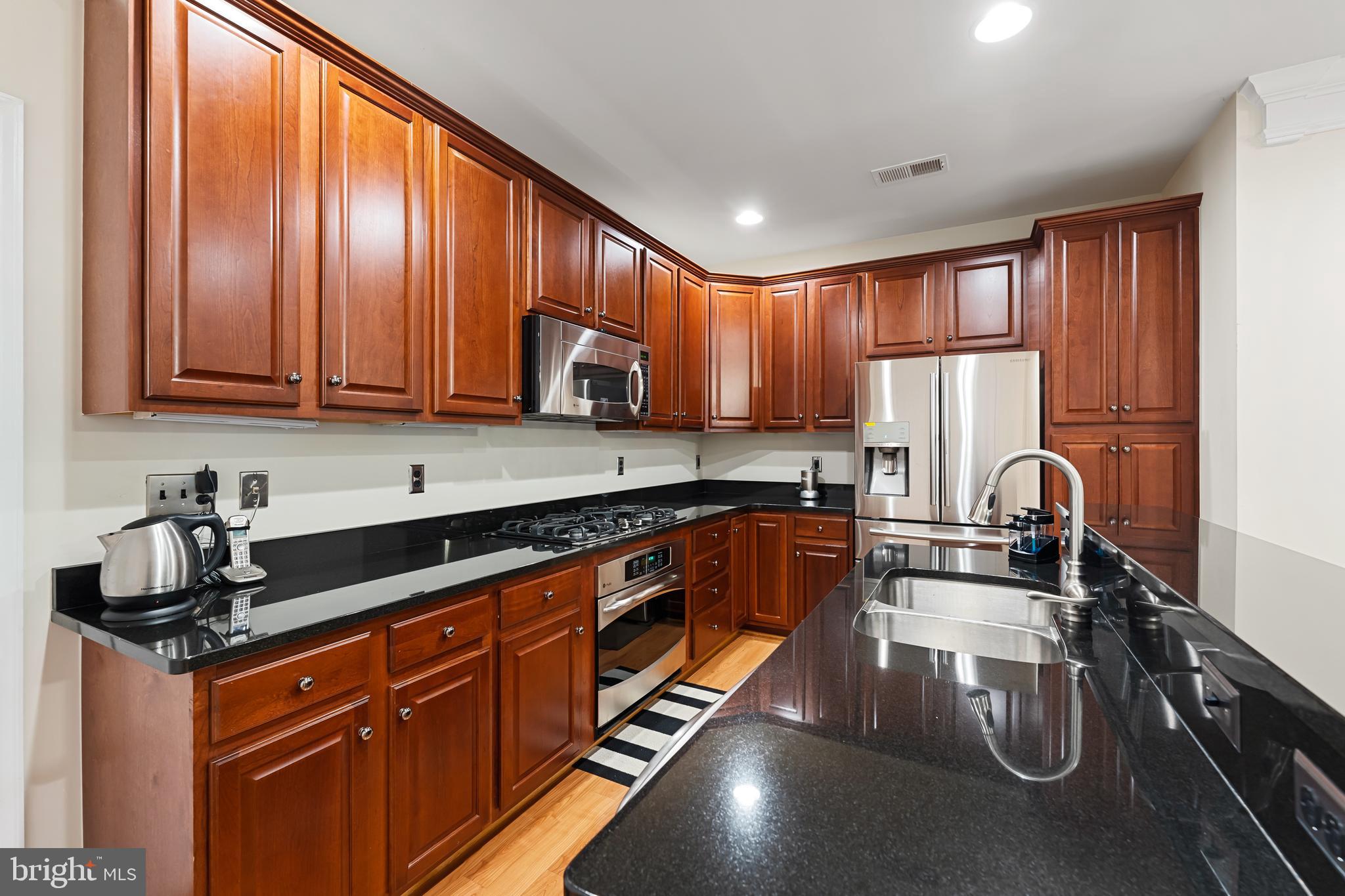 POTOMAC CLUB - Residential