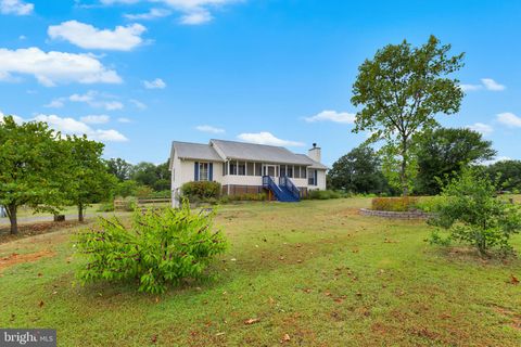 Homes For Sale - 9178 Hannah Dustin Lane<br/> CASANOVA, VA 20139