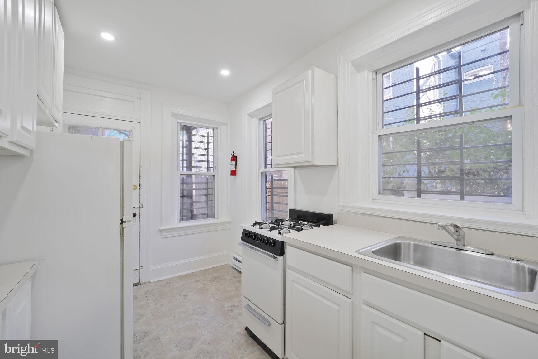 OLD CITY #1 - Residential Lease