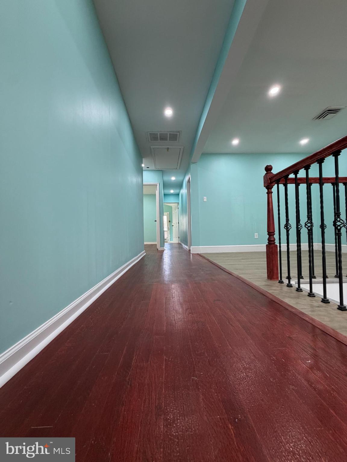 UNIVERSITY HILLS - Residential