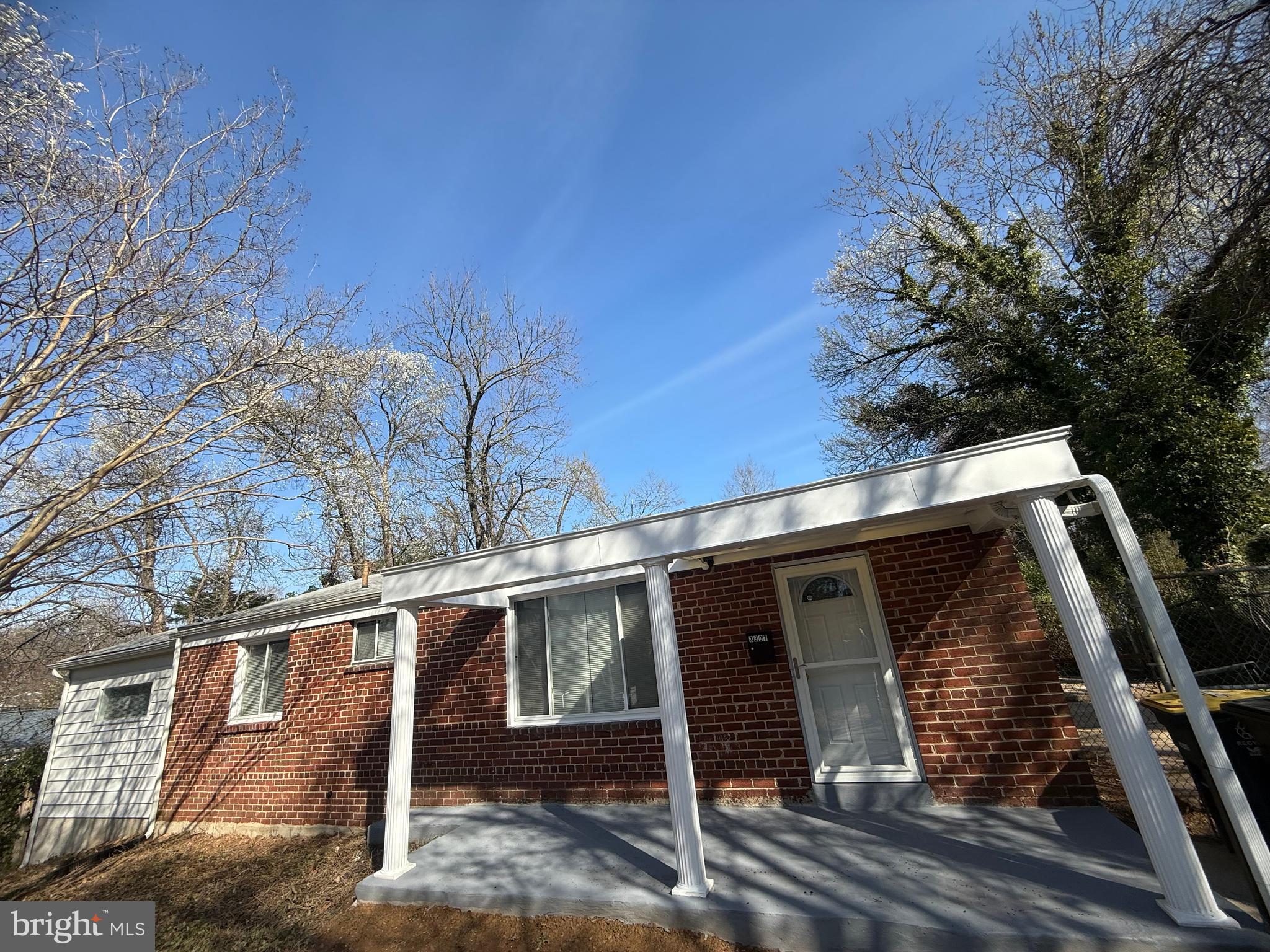 UNIVERSITY HILLS - Residential