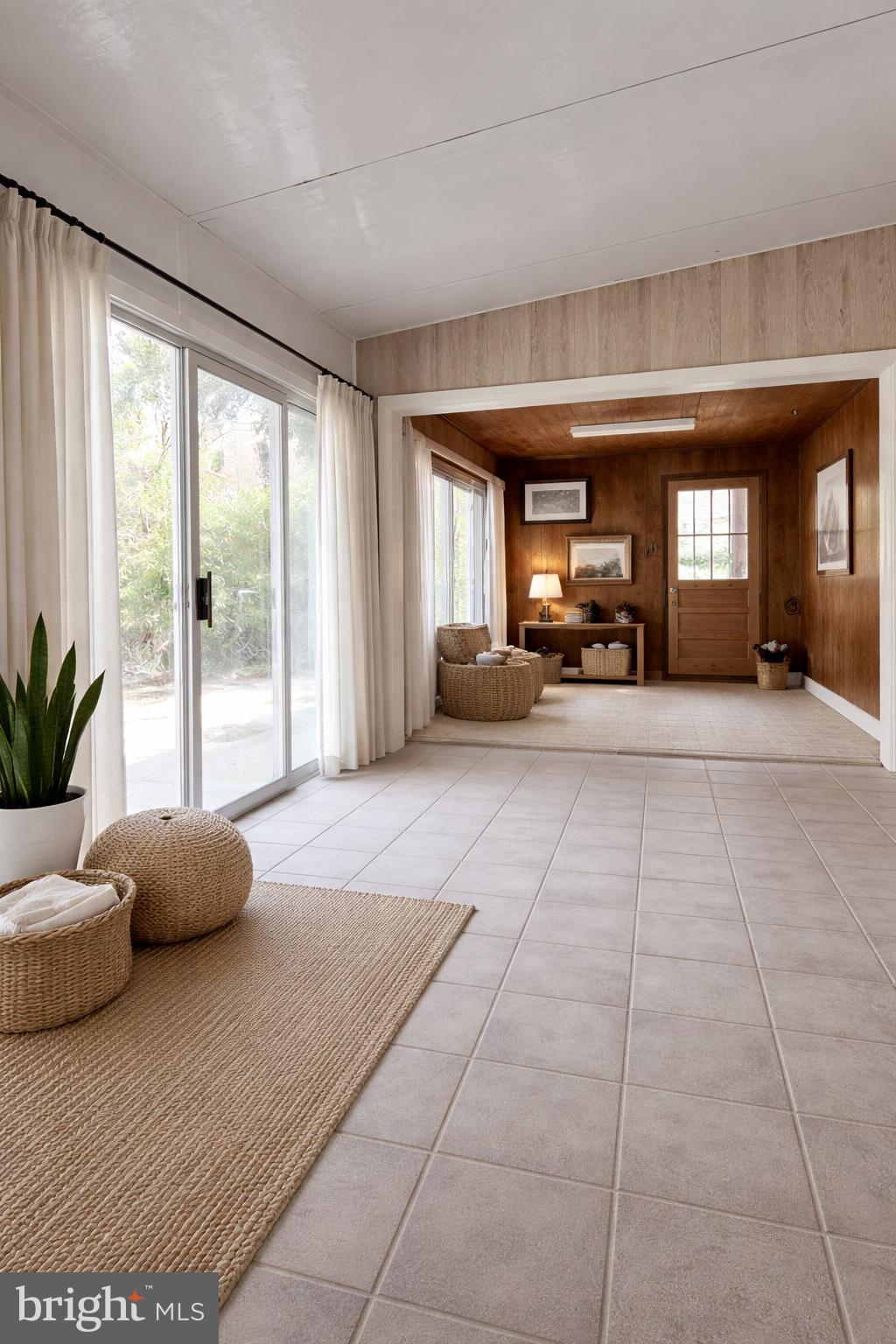 UNIVERSITY HILLS - Residential