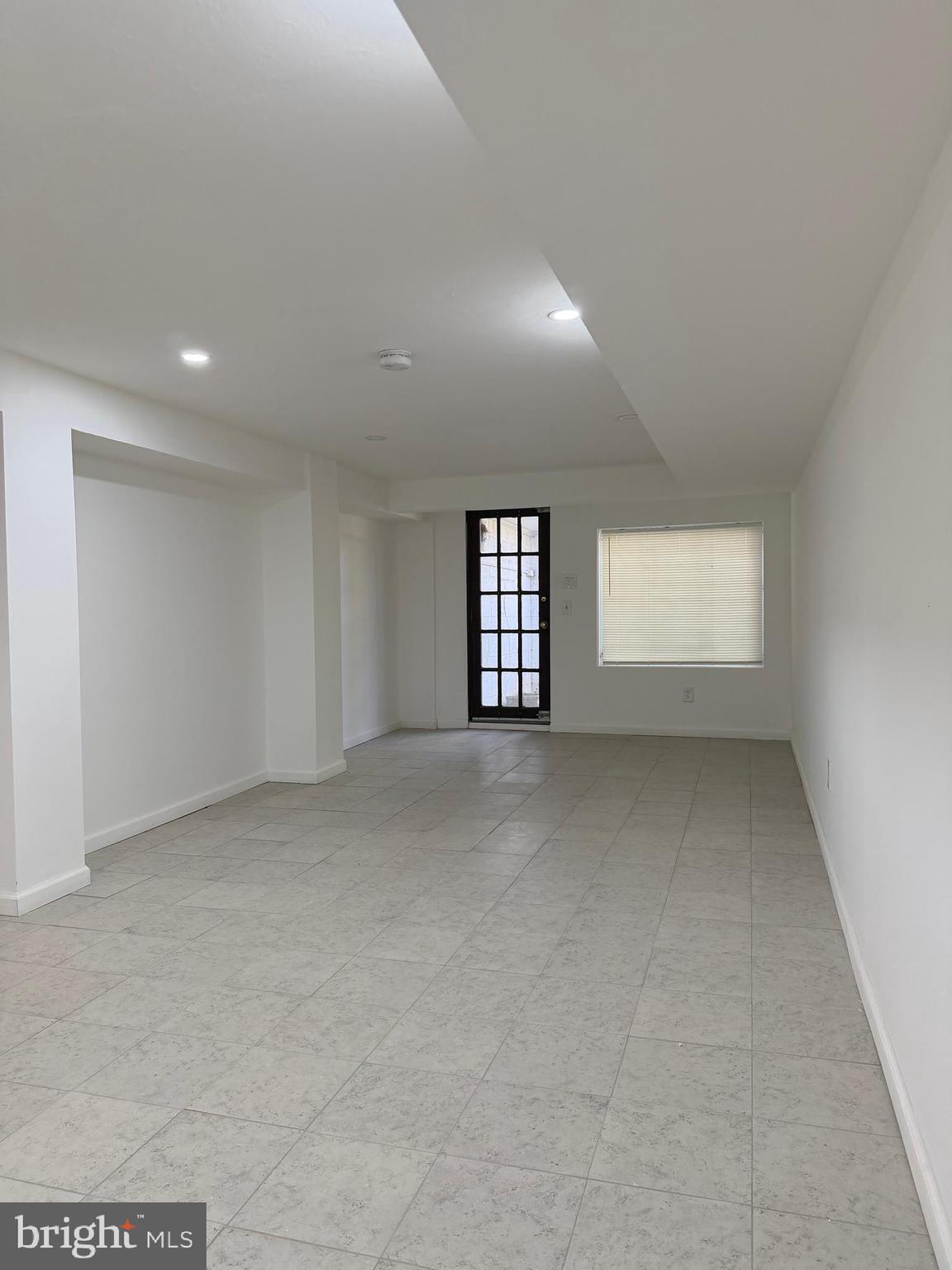 UNIVERSITY HILLS - Residential