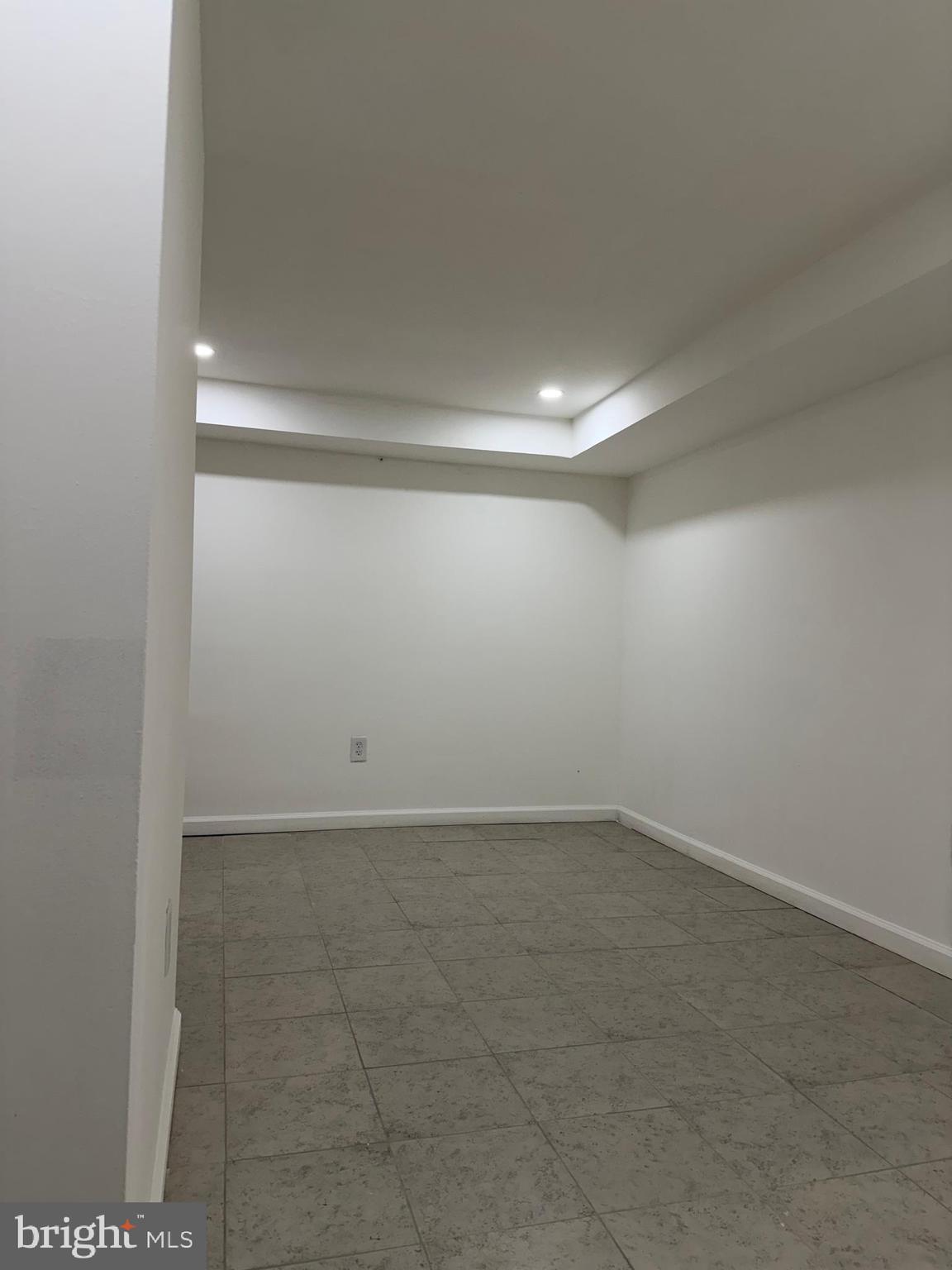 UNIVERSITY HILLS - Residential