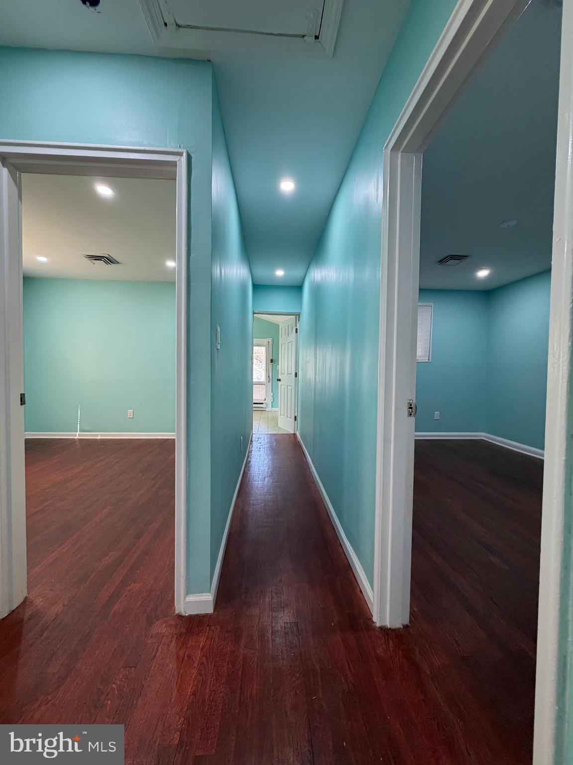 UNIVERSITY HILLS - Residential