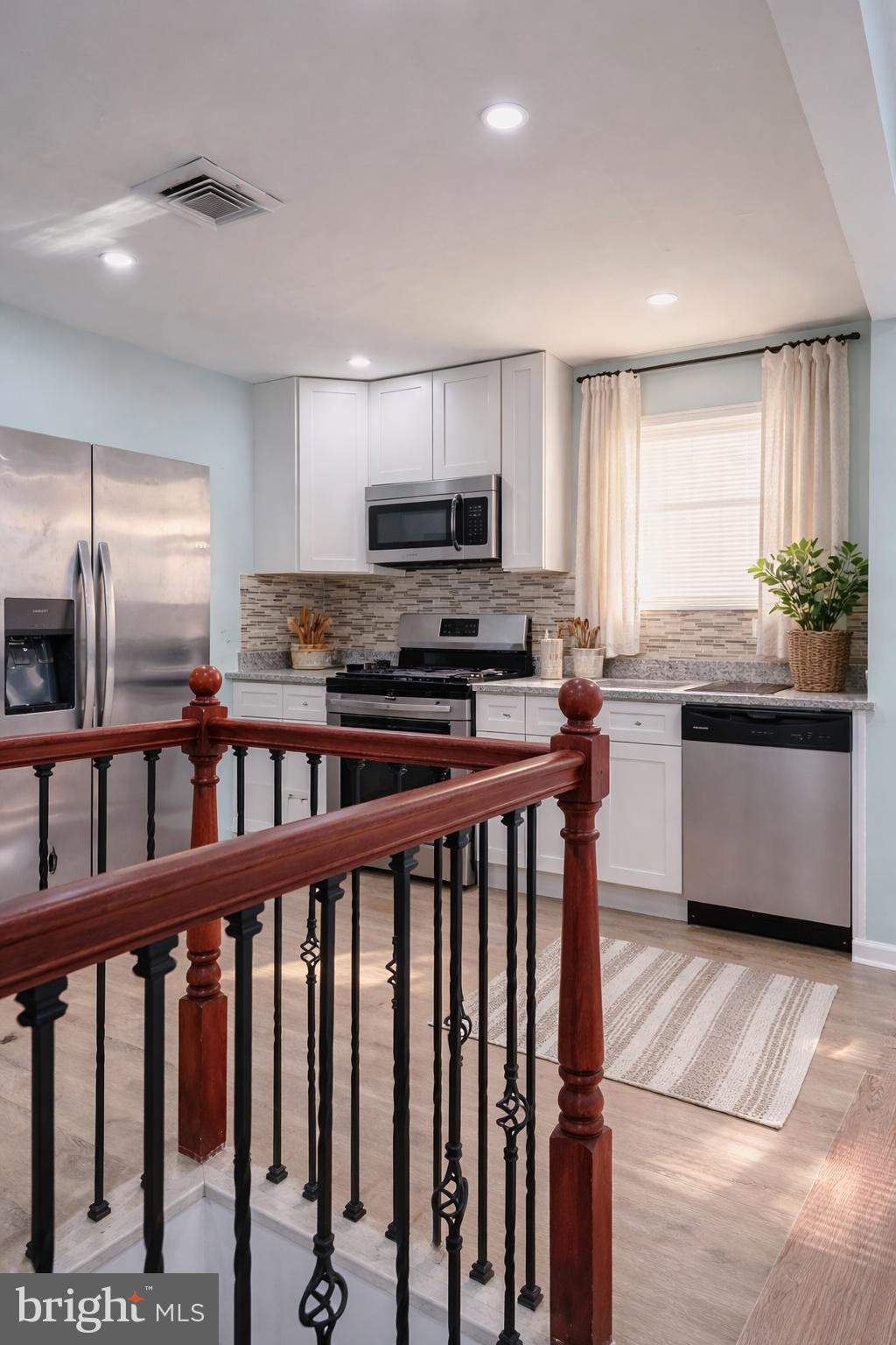 UNIVERSITY HILLS - Residential