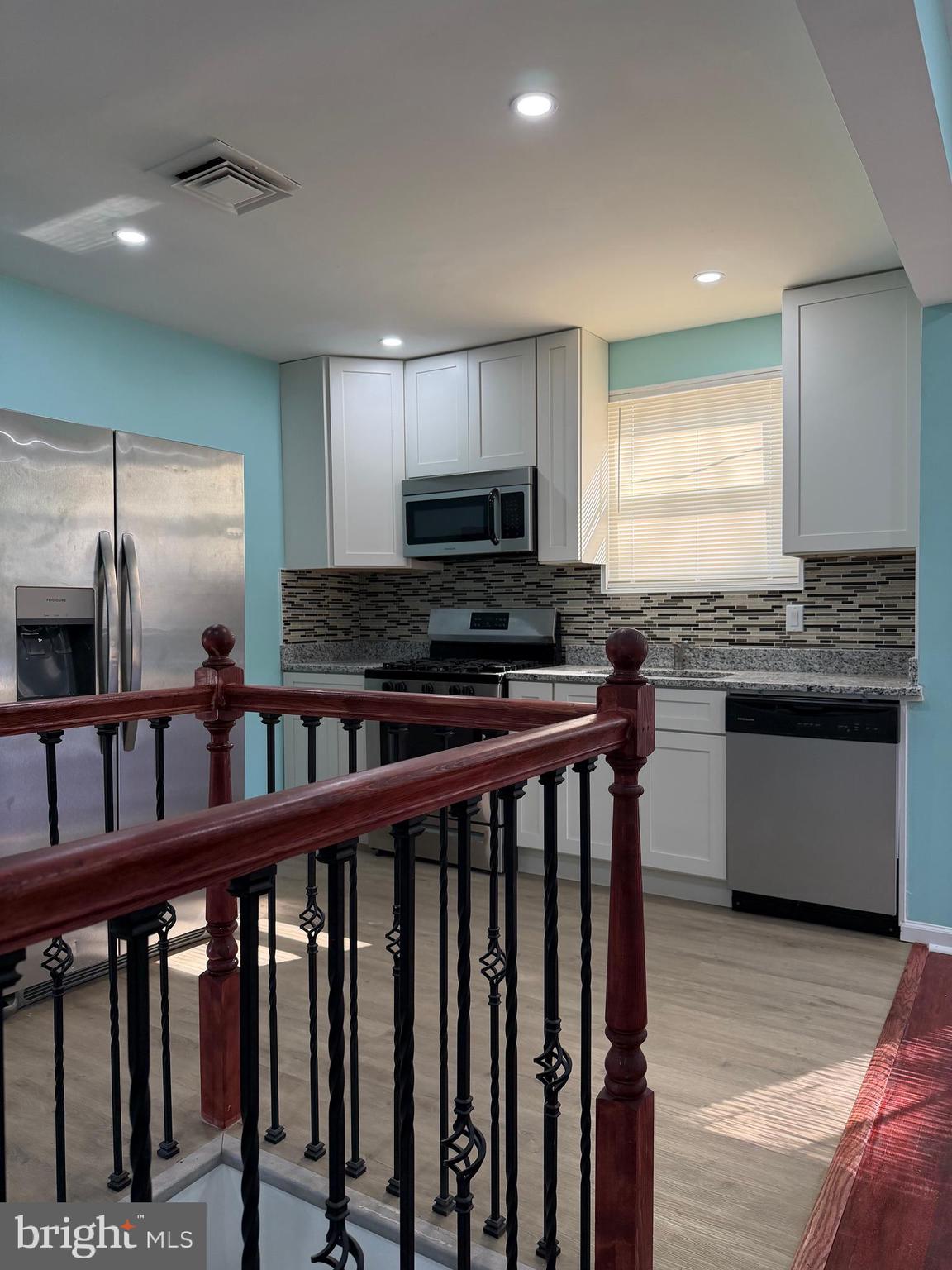 UNIVERSITY HILLS - Residential