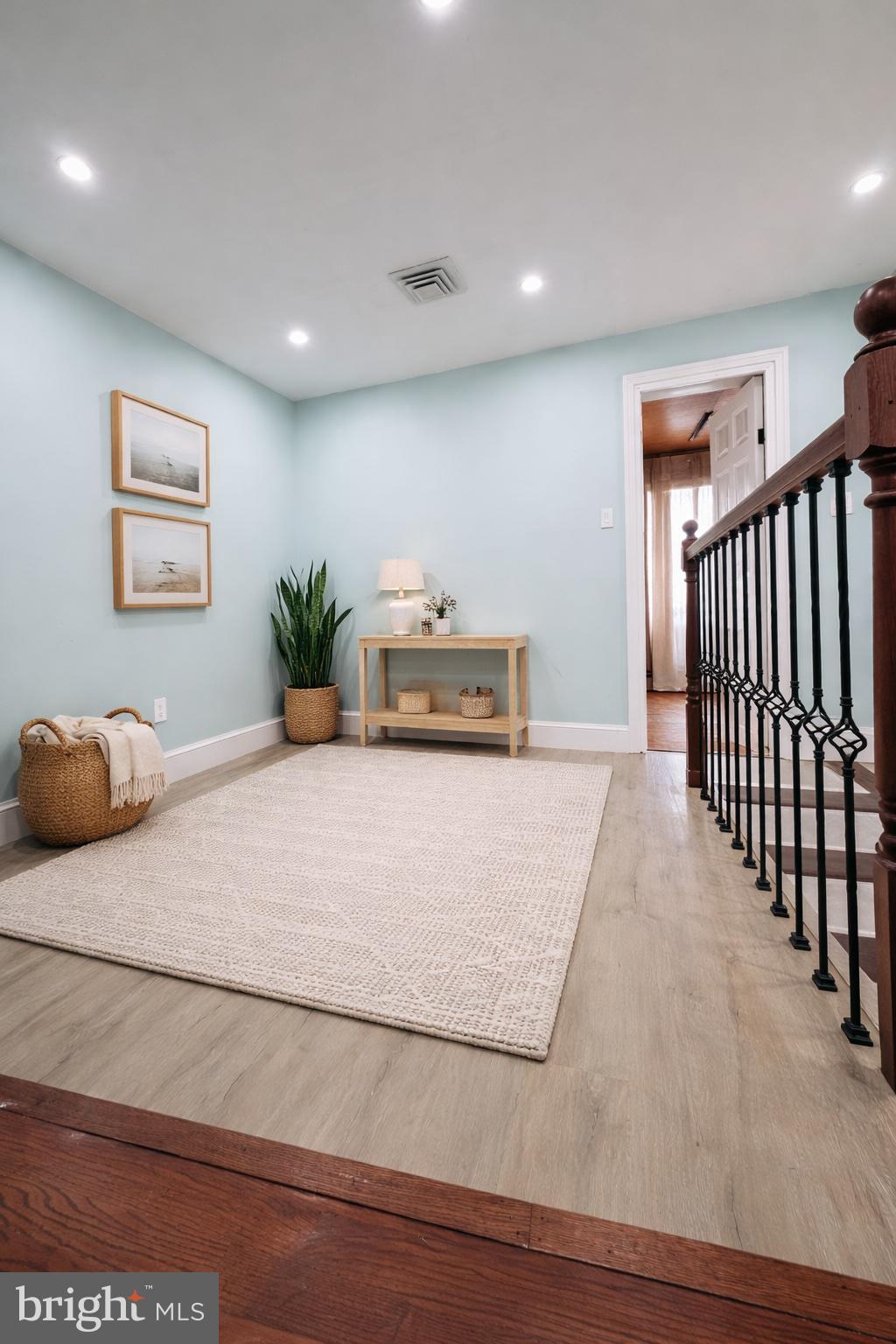 UNIVERSITY HILLS - Residential