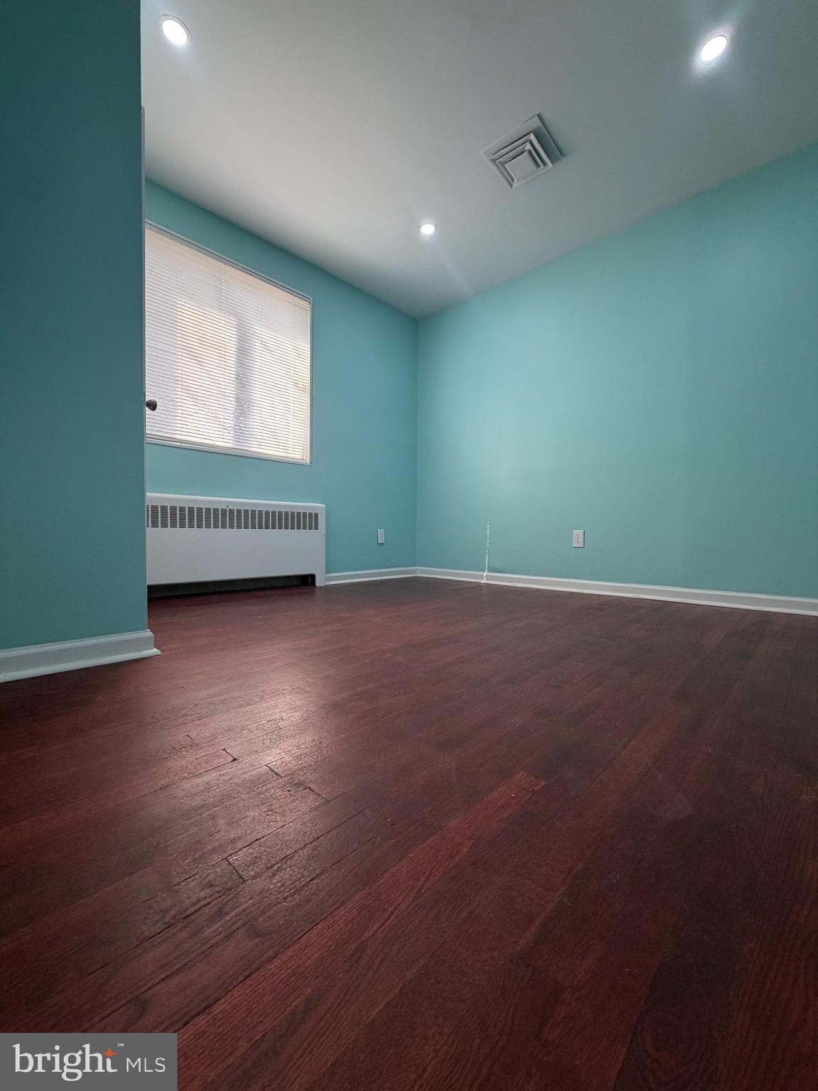 UNIVERSITY HILLS - Residential