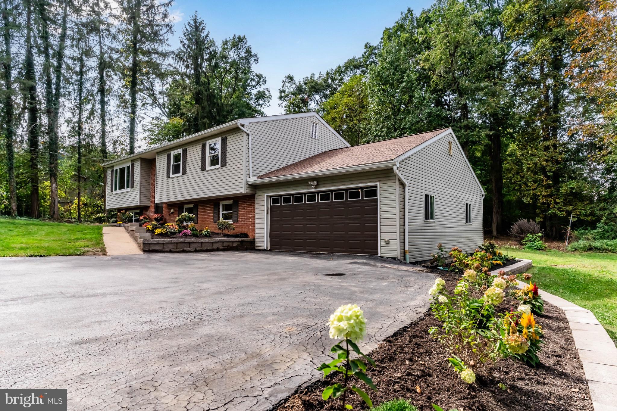 27 HAMILTON ROAD