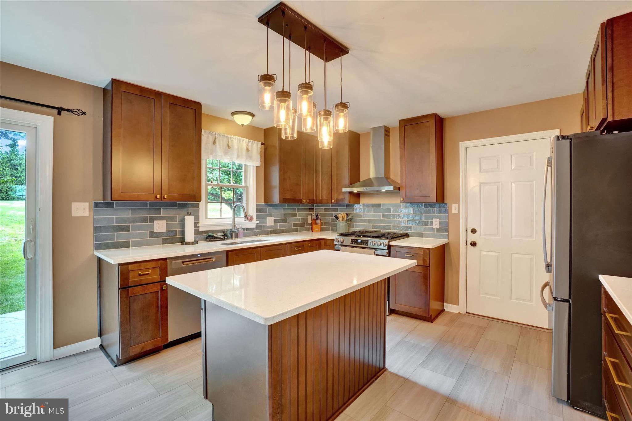 1220 FUTURITY DRIVE