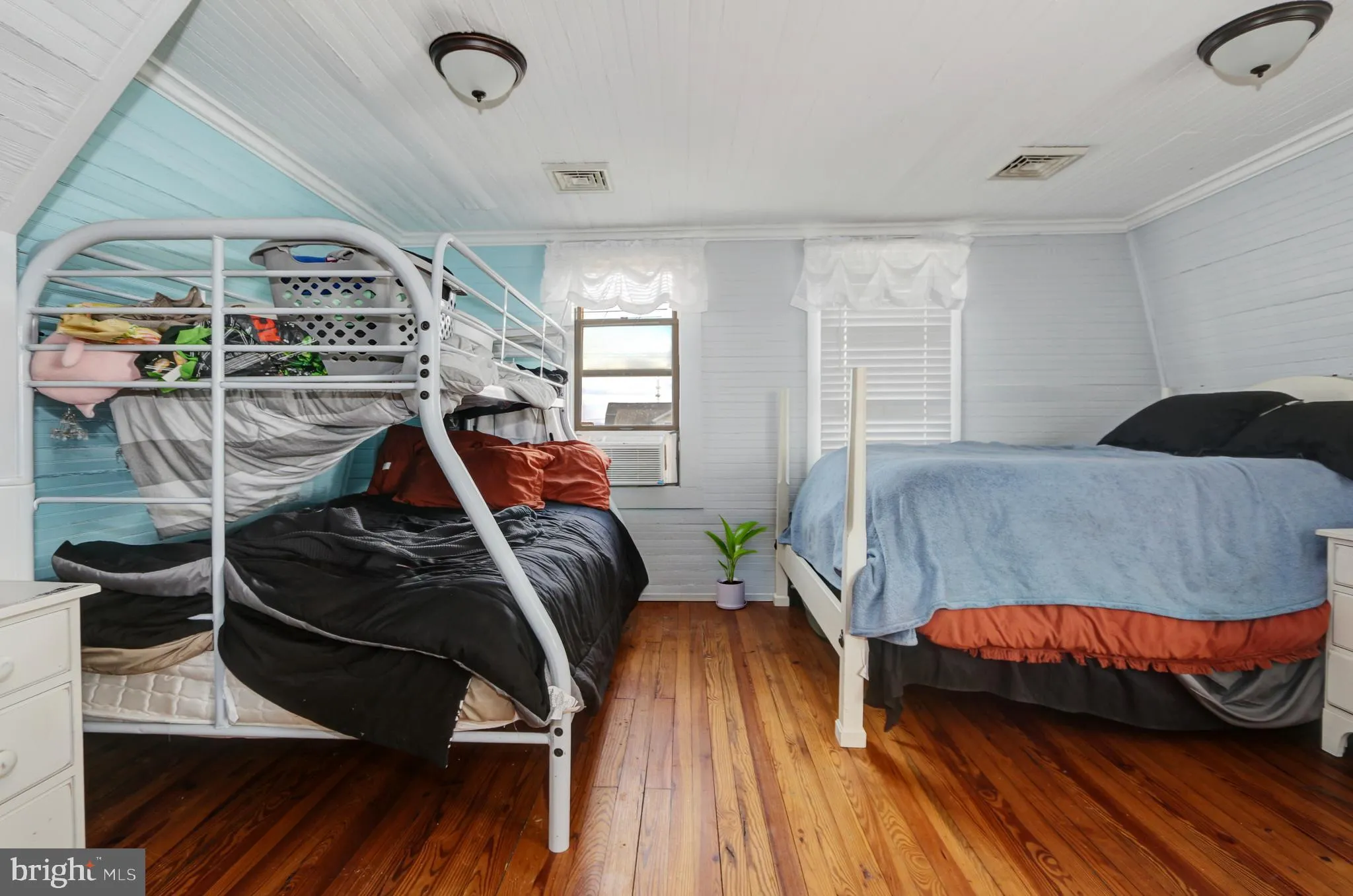 Wildwood, New Jersey 08260, United States, 4 Bedrooms Bedrooms, ,3 BathroomsBathrooms,Residential,Coming Soon,242349