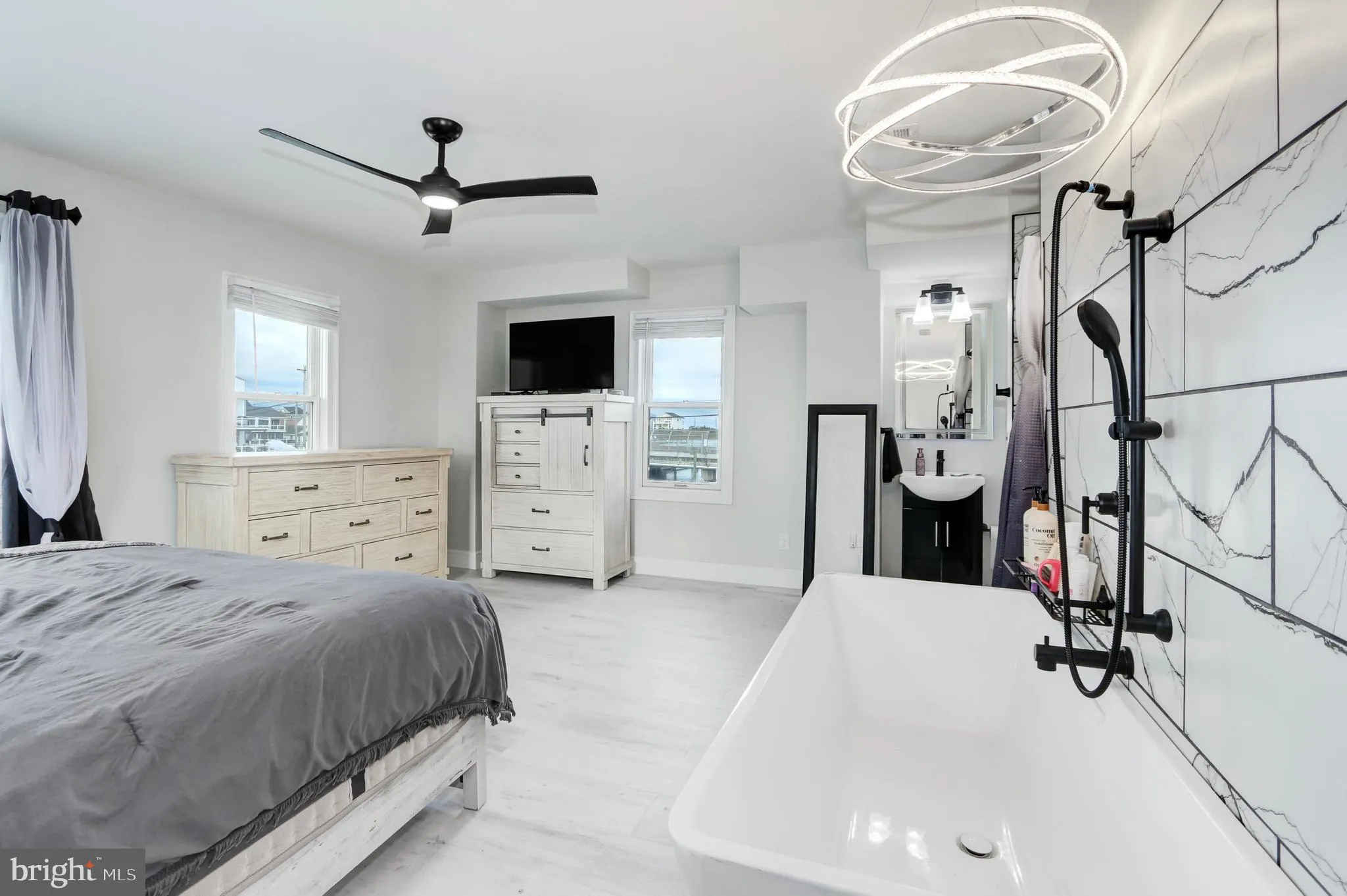 Wildwood, New Jersey 08260, United States, 4 Bedrooms Bedrooms, ,3 BathroomsBathrooms,Residential,Coming Soon,242349