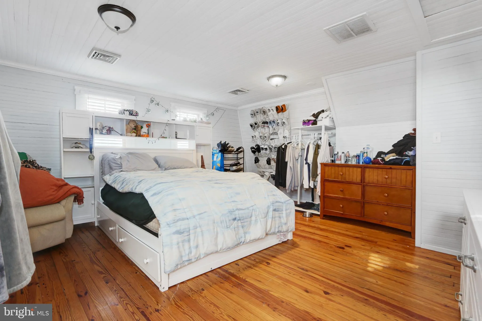 Wildwood, New Jersey 08260, United States, 4 Bedrooms Bedrooms, ,3 BathroomsBathrooms,Residential,Coming Soon,242349