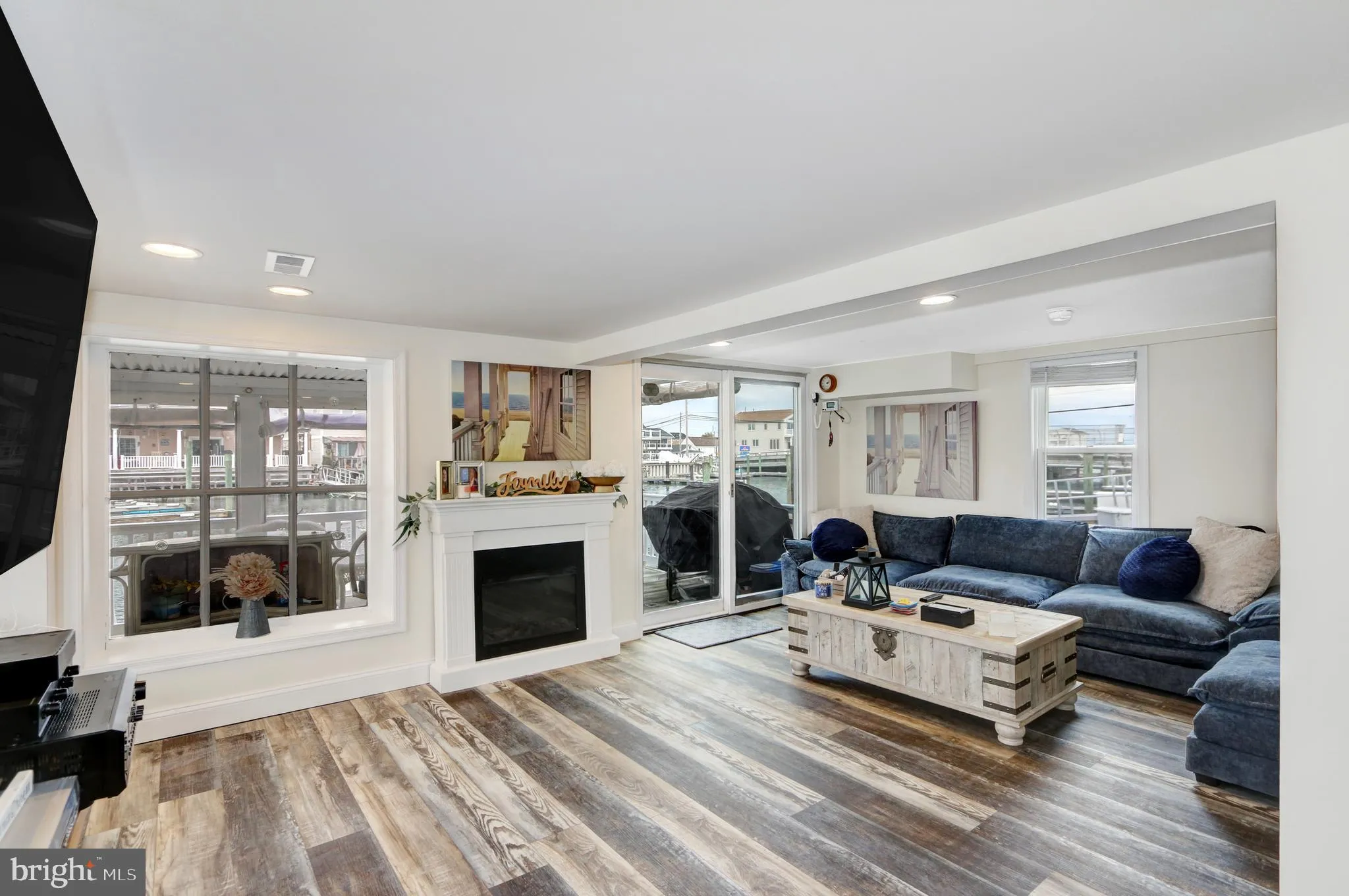 Wildwood, New Jersey 08260, United States, 4 Bedrooms Bedrooms, ,3 BathroomsBathrooms,Residential,Coming Soon,242349