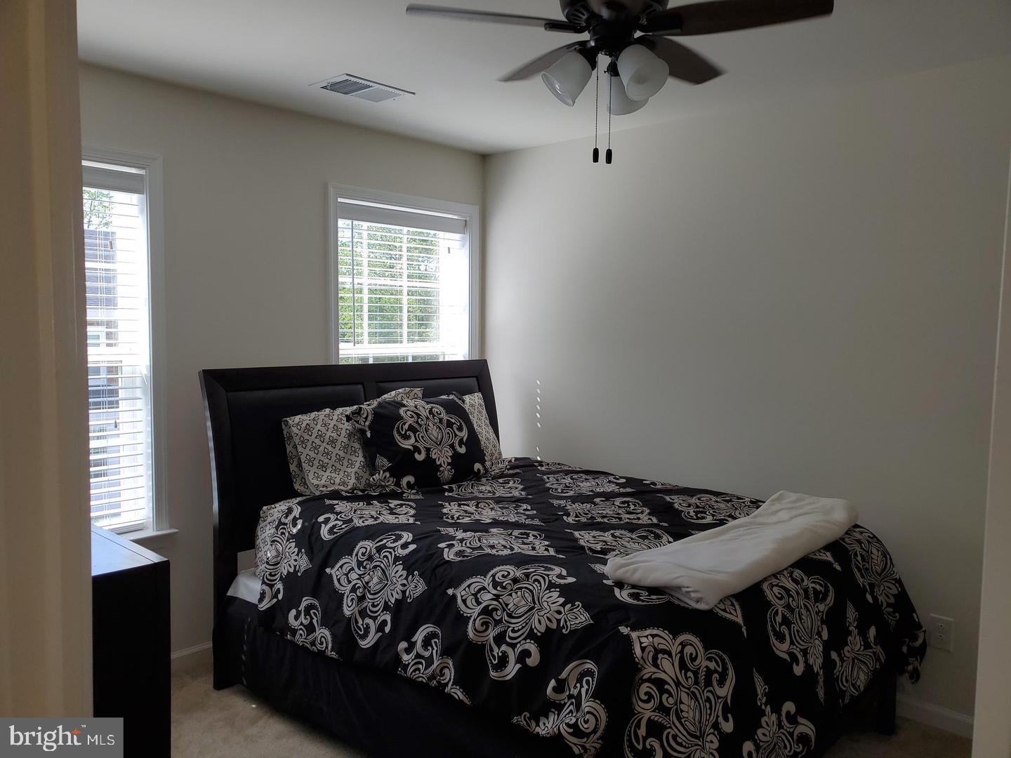 COWAN CROSSING - Residential Lease