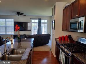 COWAN CROSSING - Residential Lease