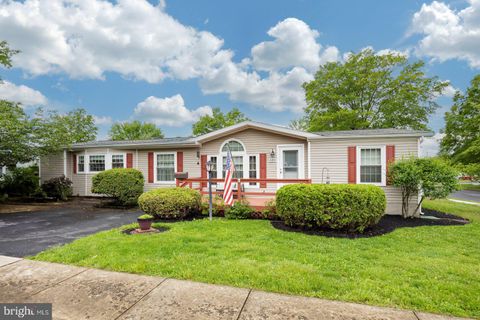 689 MIMOSA COURT RED HILL PA 18076