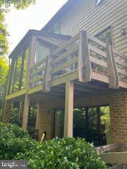 16 HAMPSHIRE WOODS COURT