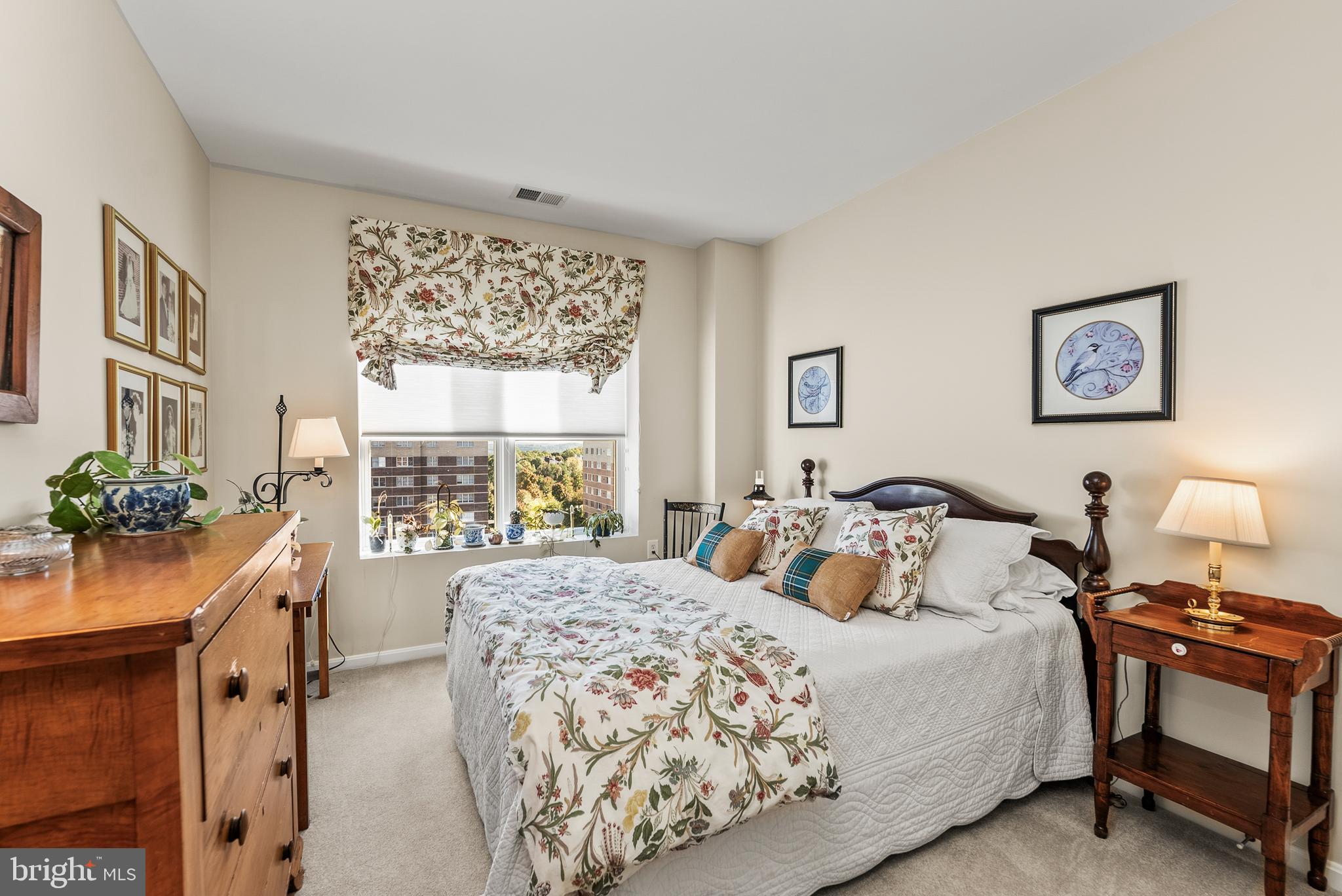 ROUNDWOOD RIDGE - Residential