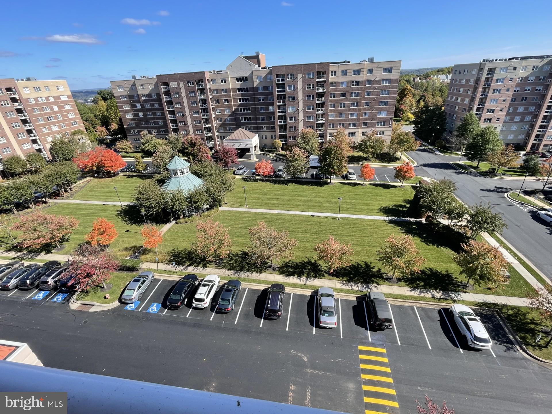 ROUNDWOOD RIDGE - Residential