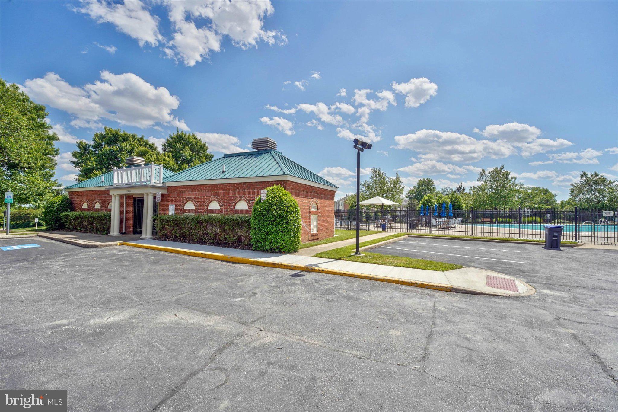 RIVER CLUB - Residential