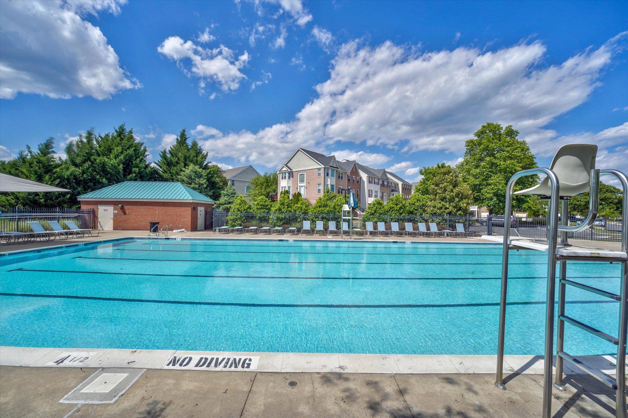 RIVER CLUB - Residential