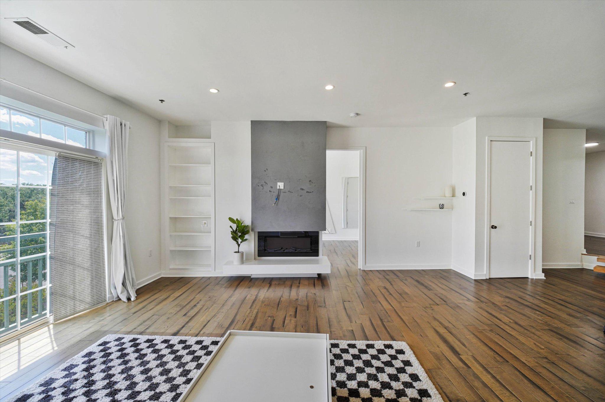 RIVER CLUB - Residential