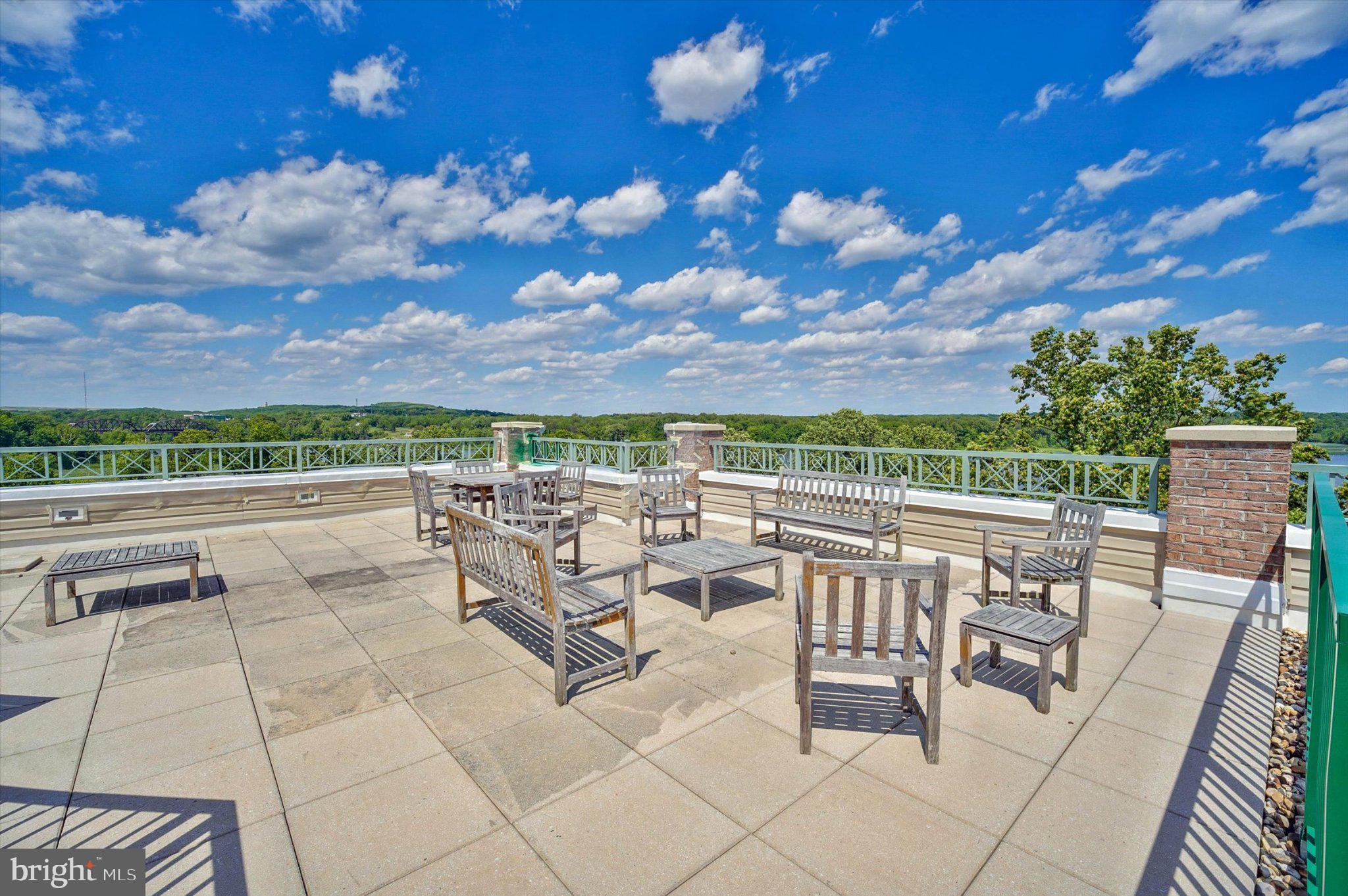 RIVER CLUB - Residential