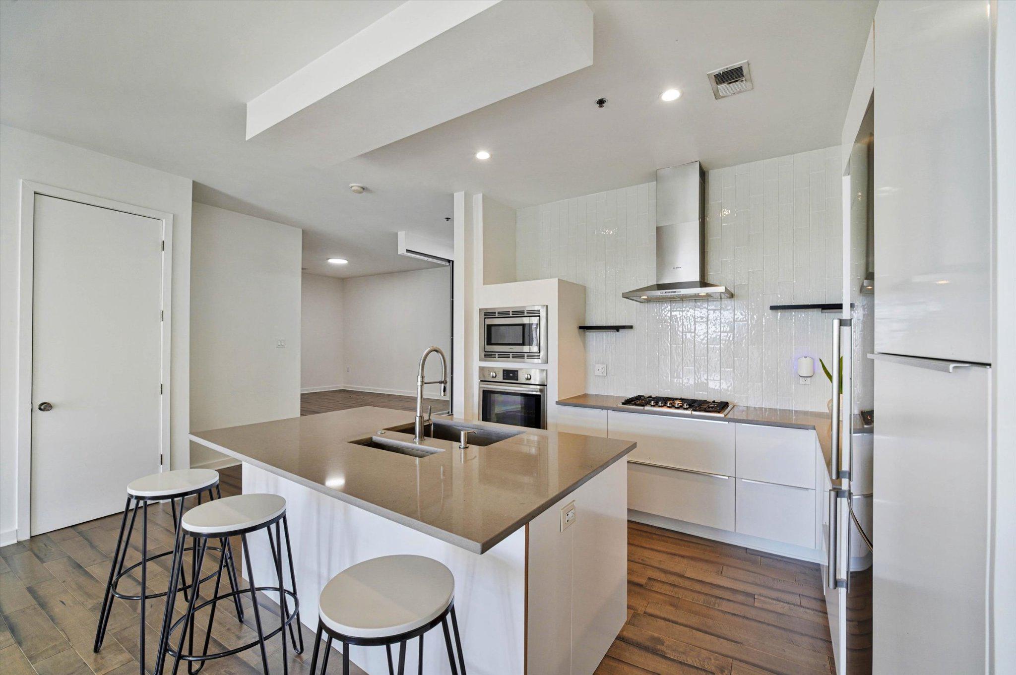 RIVER CLUB - Residential
