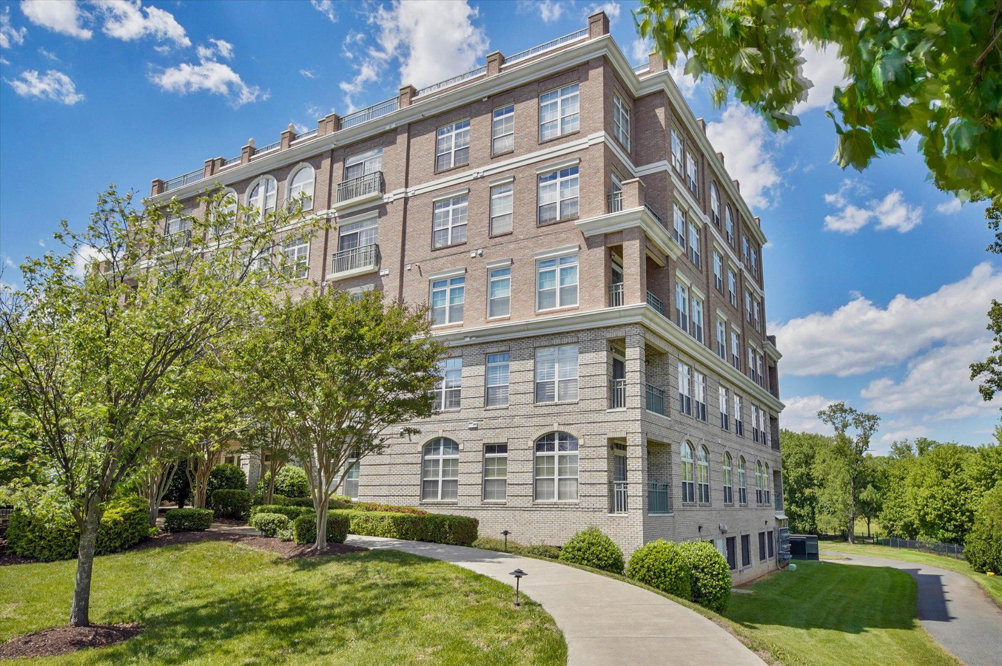 RIVER CLUB - Residential