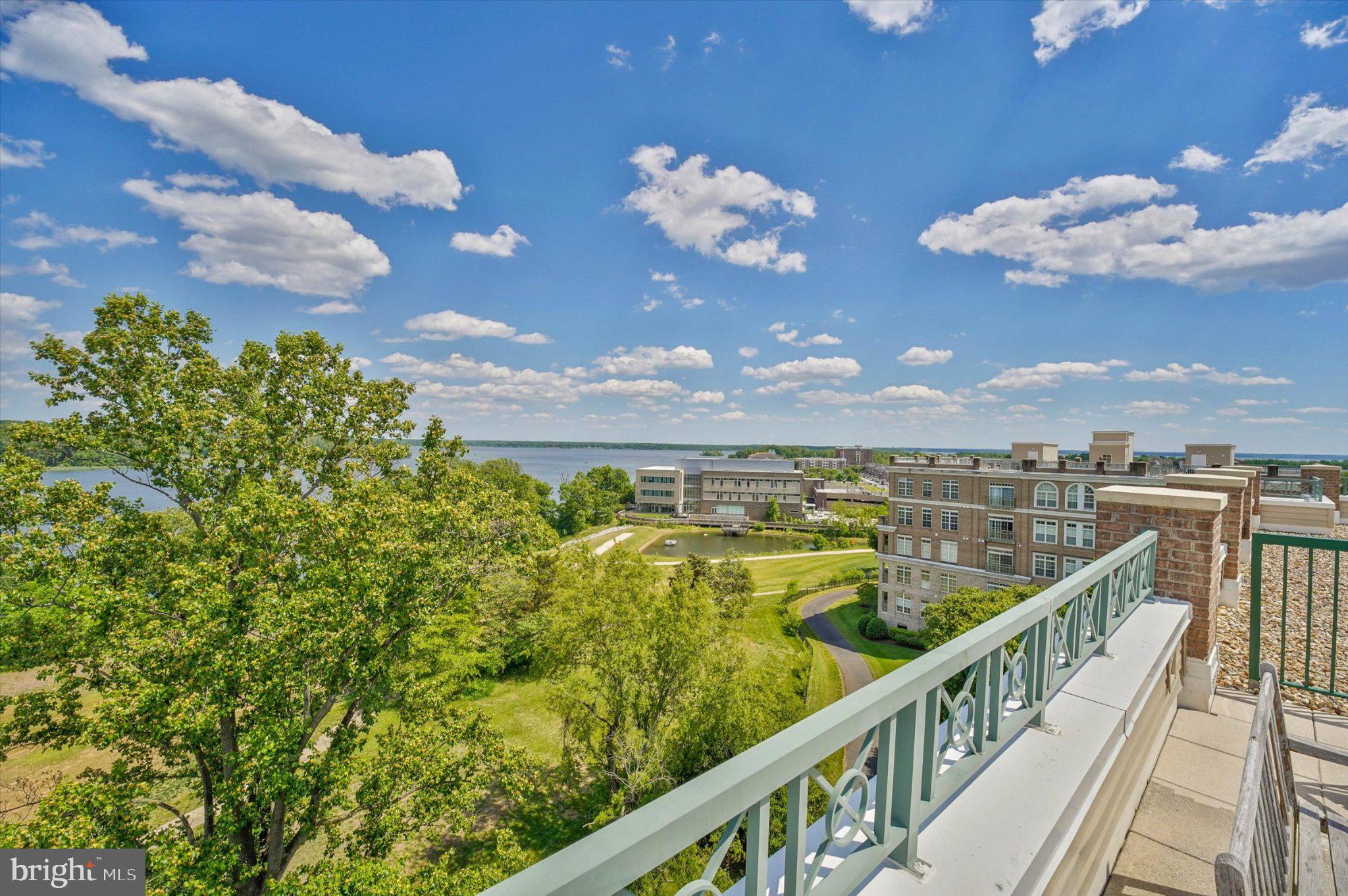 RIVER CLUB - Residential