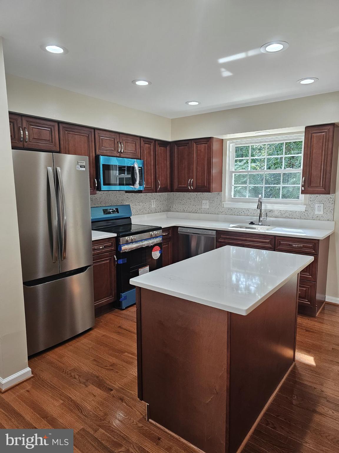 LONGMEAD - Residential