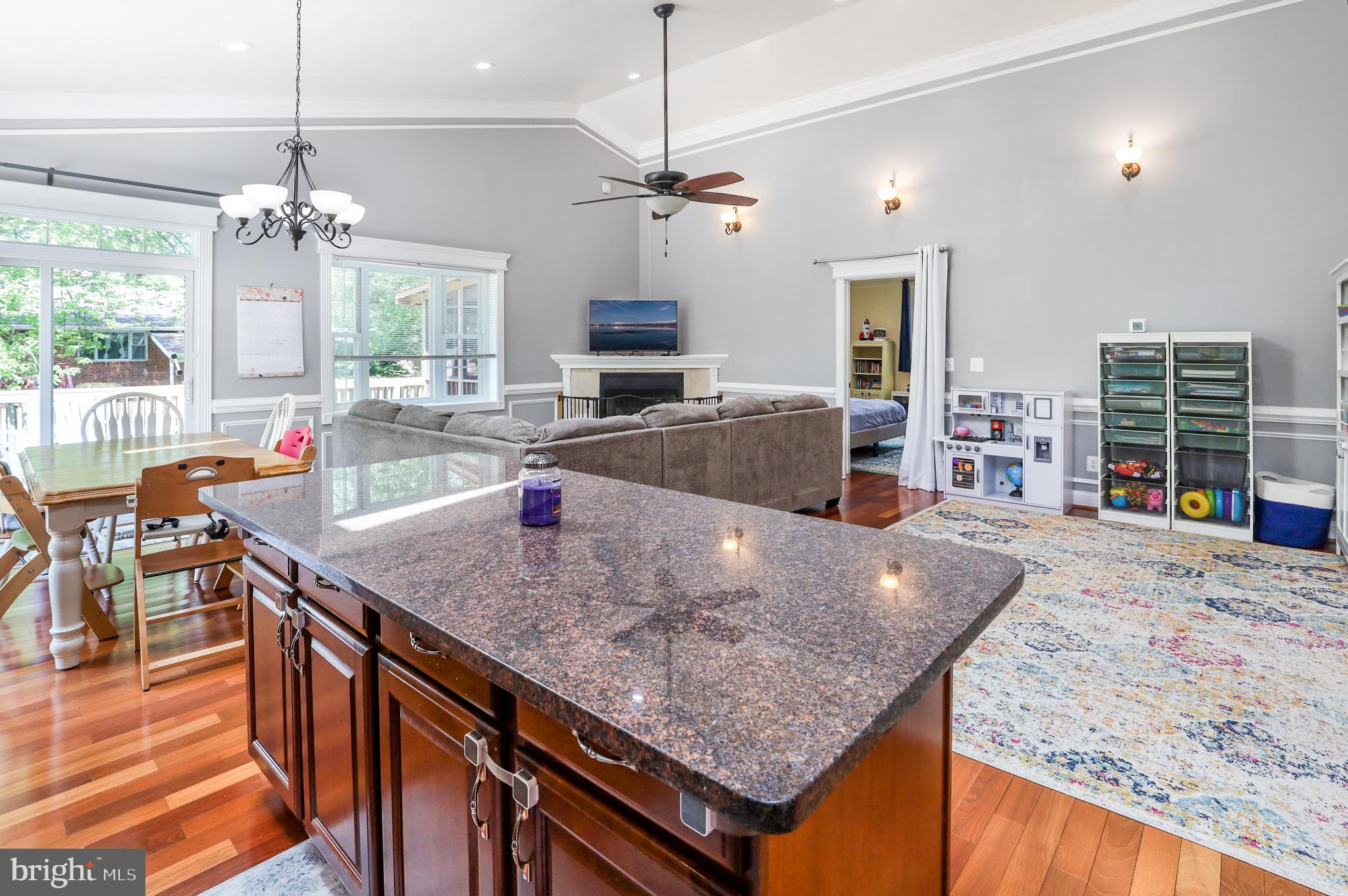 NORTH SPRINGFIELD - Residential