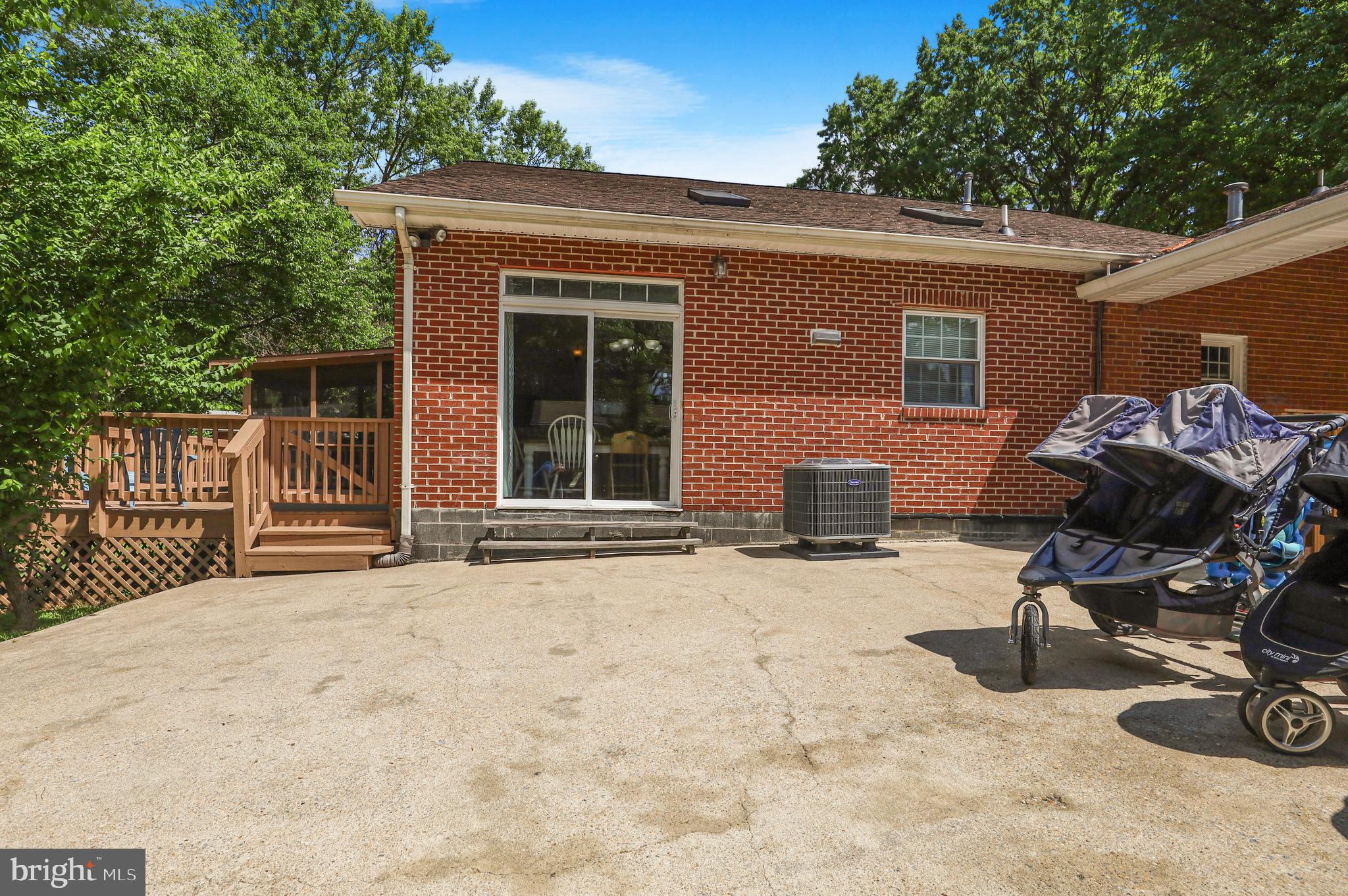 NORTH SPRINGFIELD - Residential